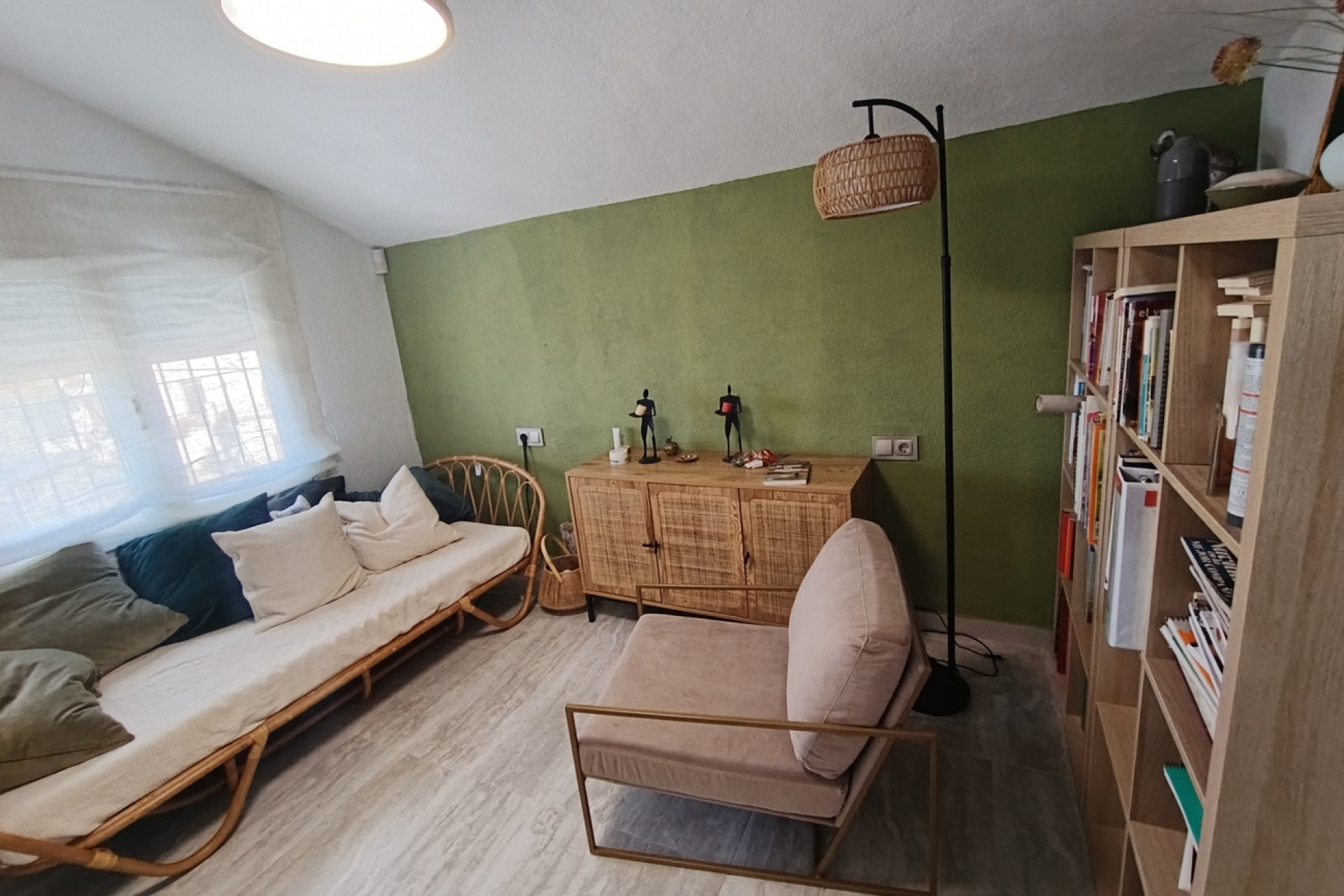 Resale - Freistehende Villa -
Cañadas de San Pedro - Inland