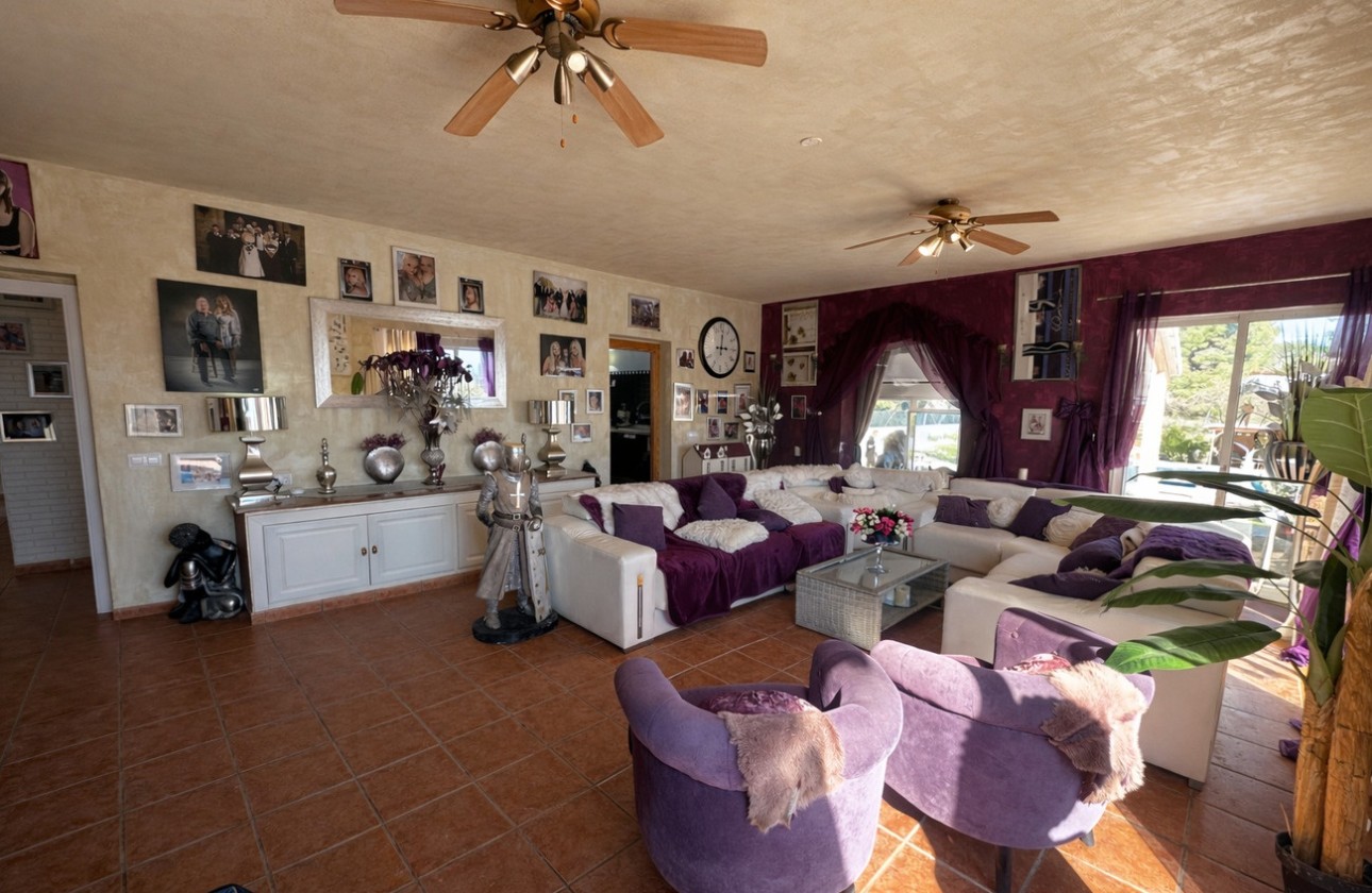 Resale - Freistehende Villa -
Castalla - Costa Blanca