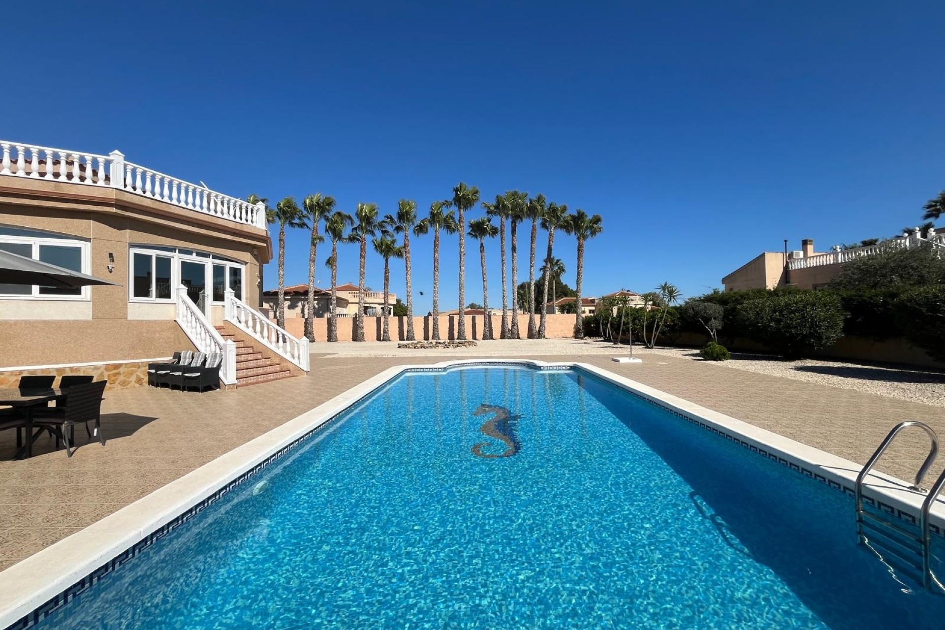 Resale - Freistehende Villa -
Catral