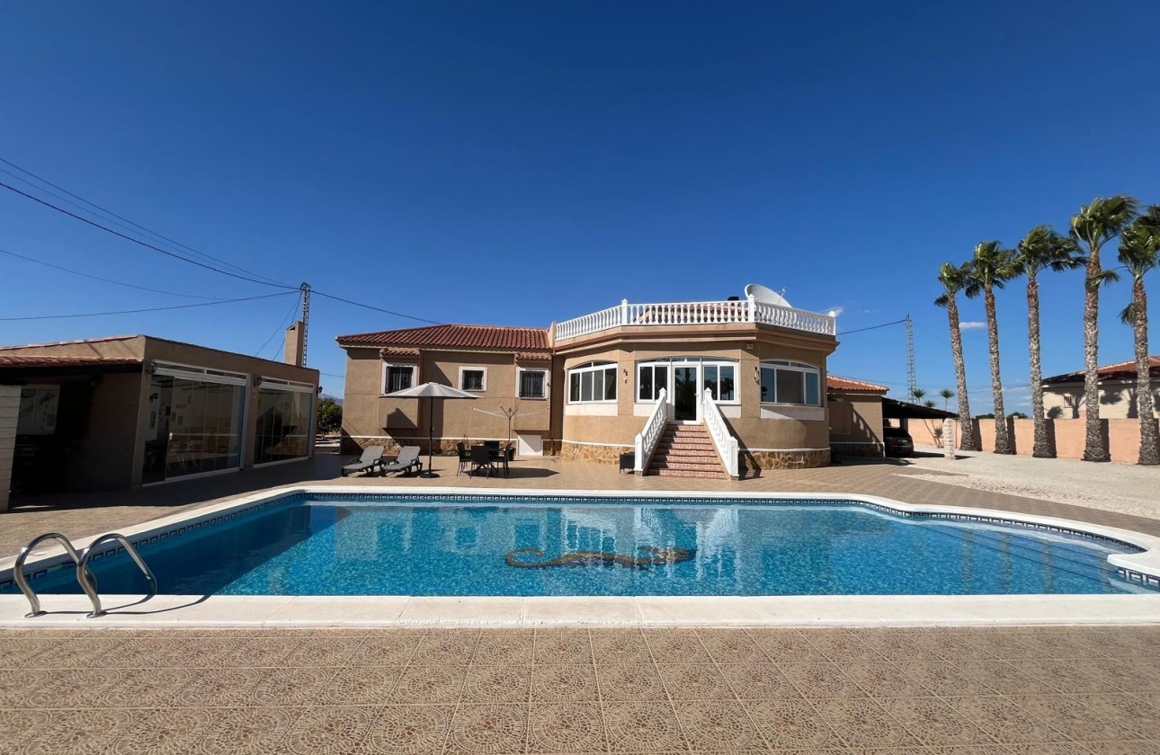 Resale - Freistehende Villa -
Catral