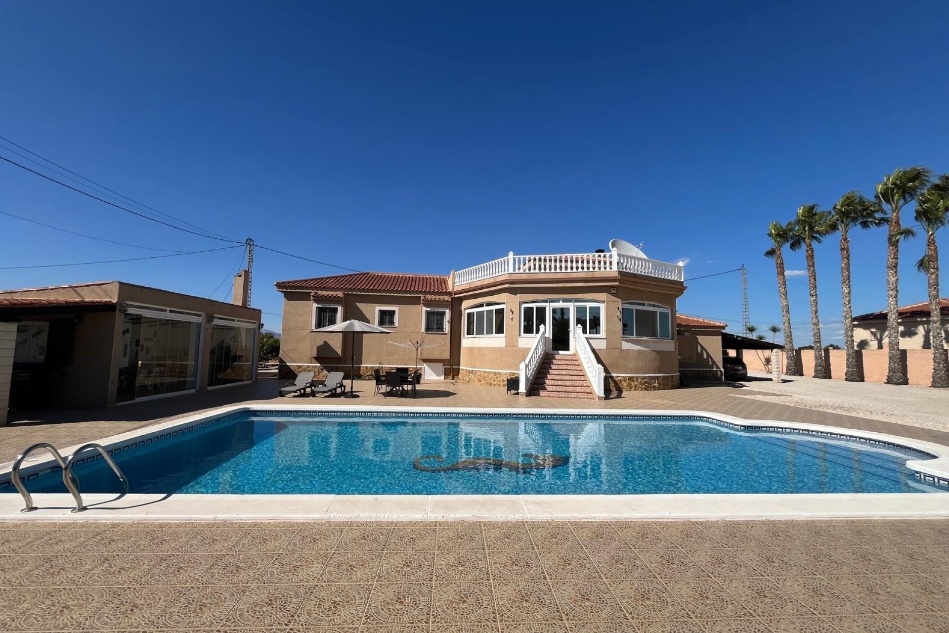Resale - Freistehende Villa -
Catral