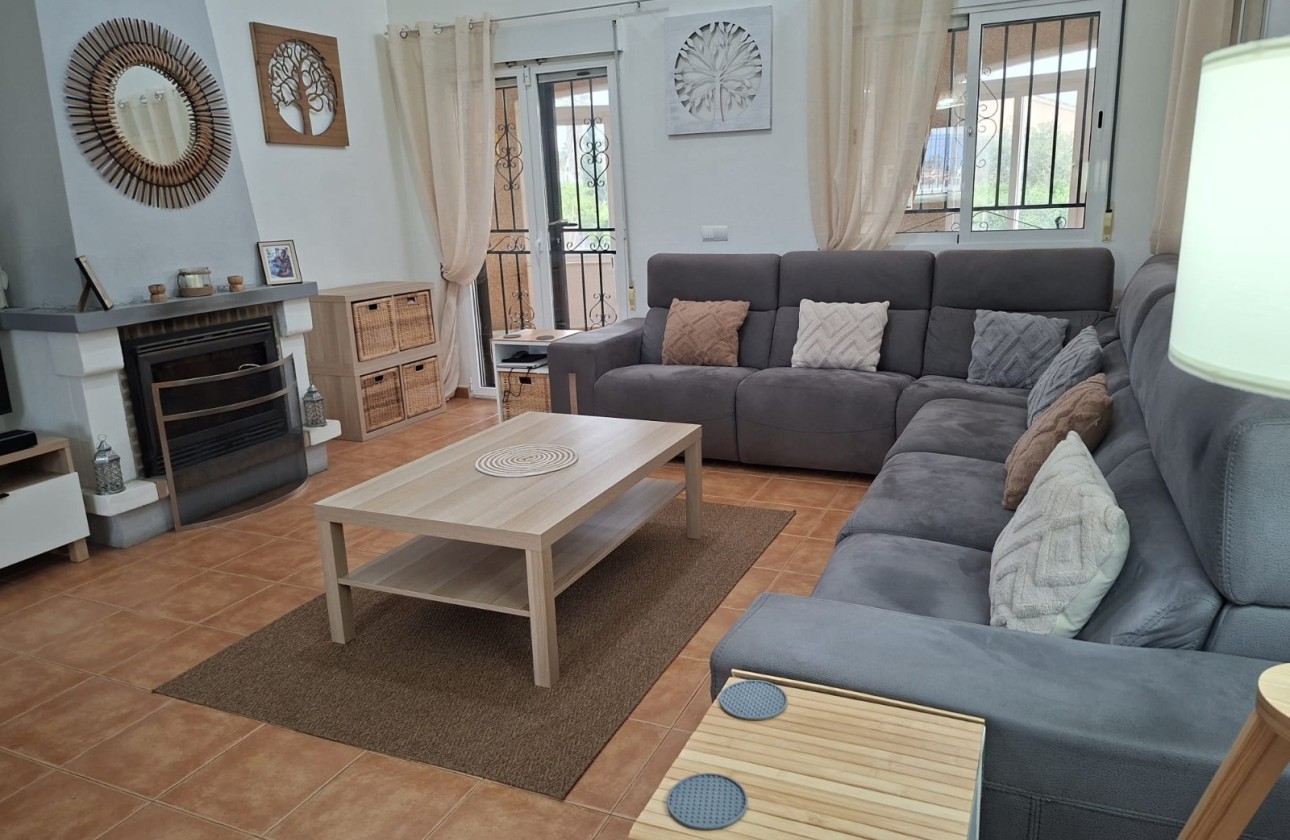Resale - Freistehende Villa -
Catral