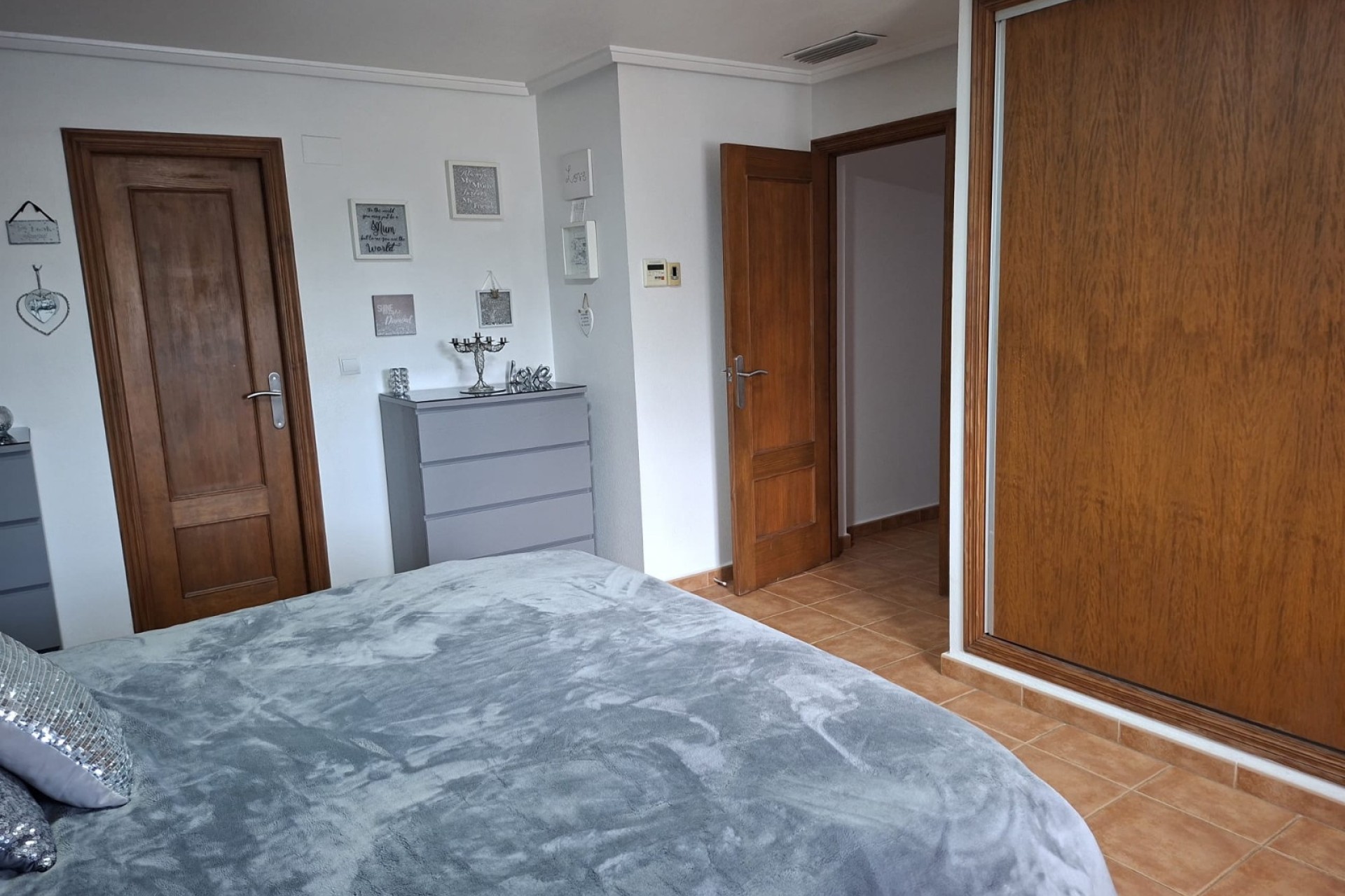 Resale - Freistehende Villa -
Catral