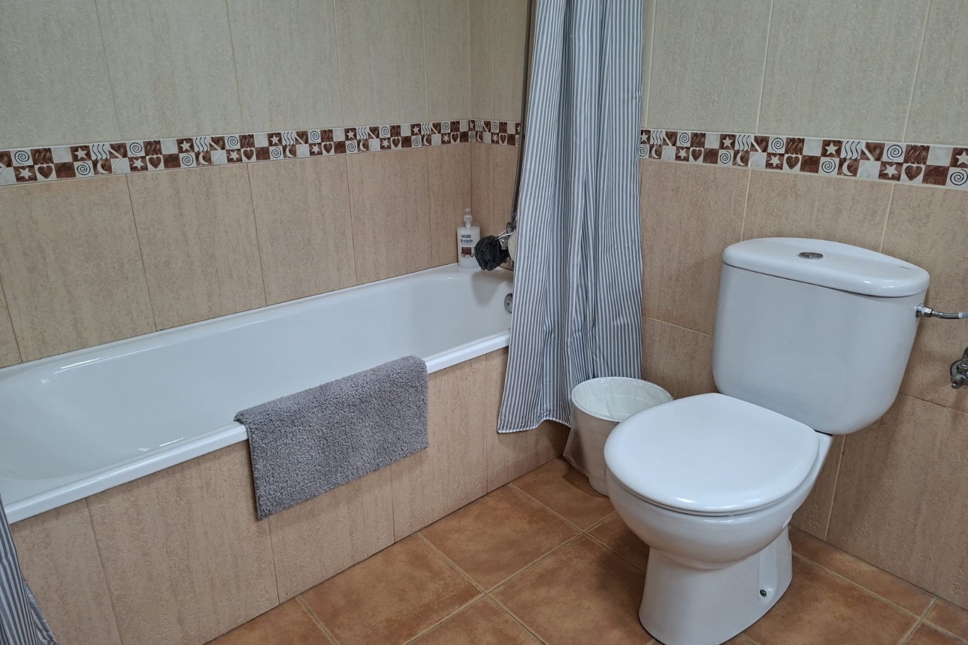 Resale - Freistehende Villa -
Catral