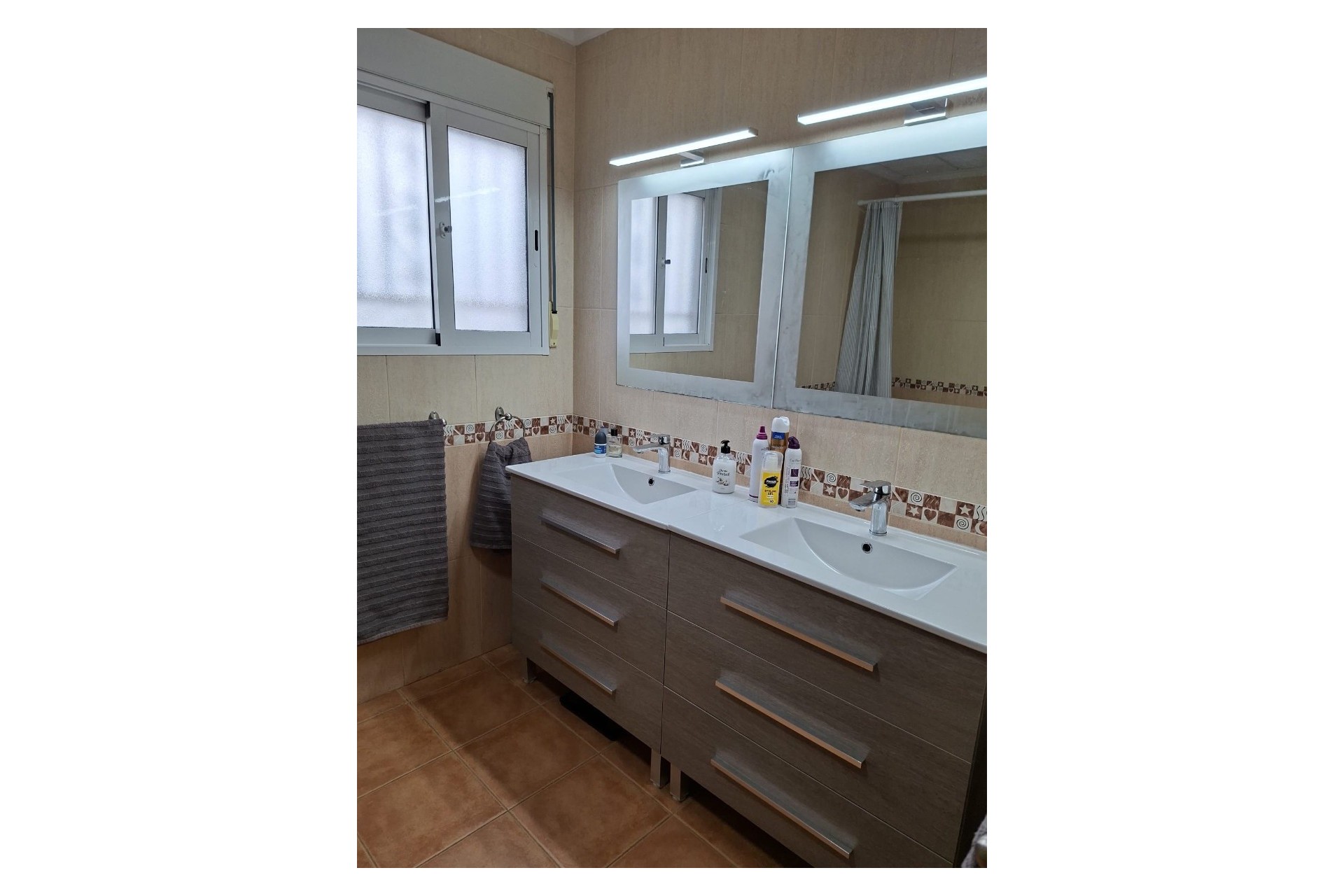 Resale - Freistehende Villa -
Catral