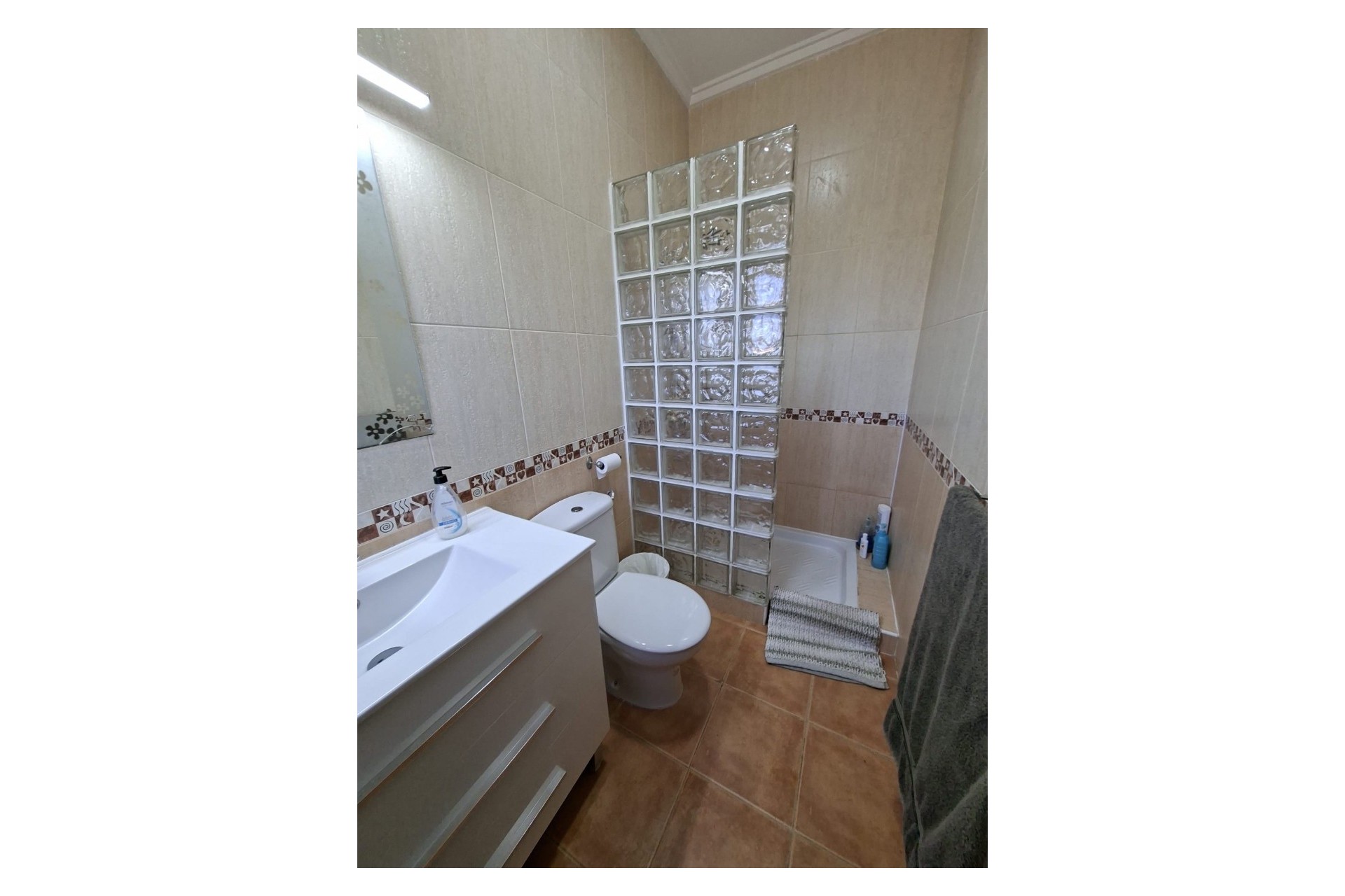 Resale - Freistehende Villa -
Catral