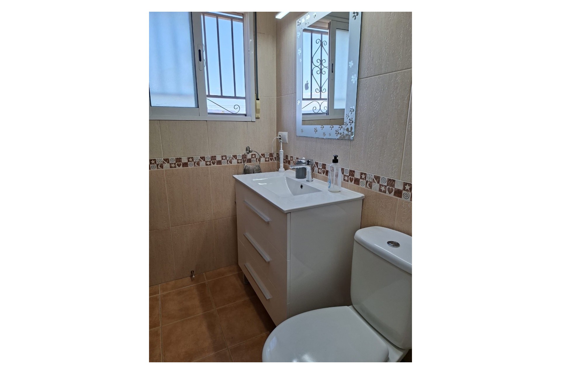 Resale - Freistehende Villa -
Catral