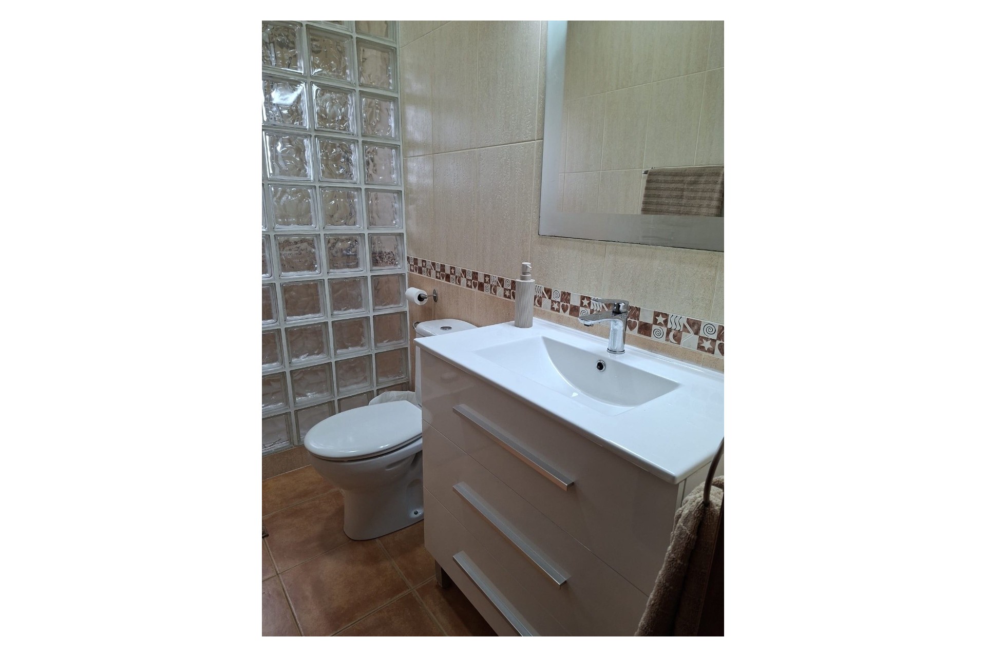 Resale - Freistehende Villa -
Catral