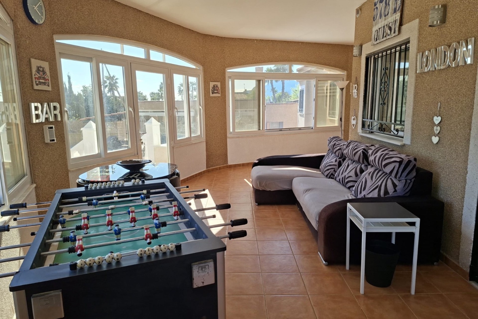 Resale - Freistehende Villa -
Catral