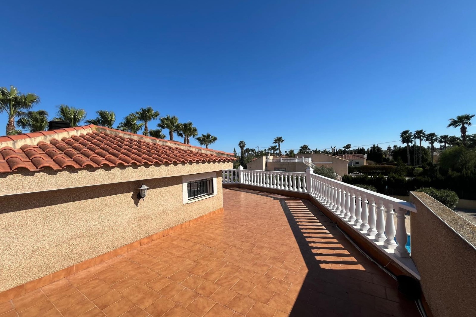 Resale - Freistehende Villa -
Catral
