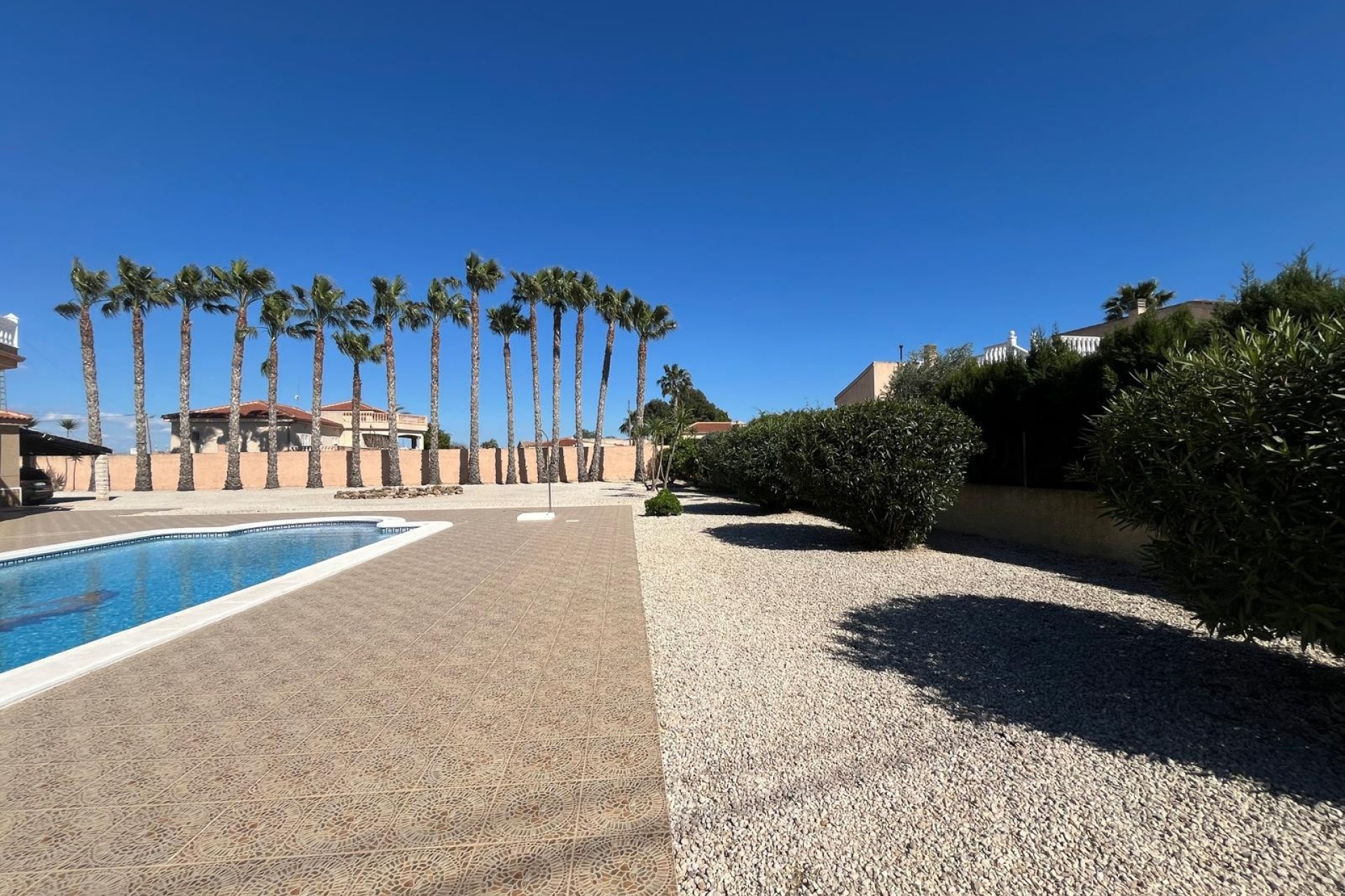 Resale - Freistehende Villa -
Catral