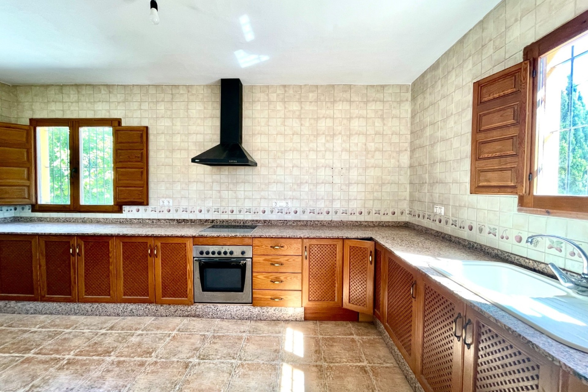 Resale - Freistehende Villa -
Catral