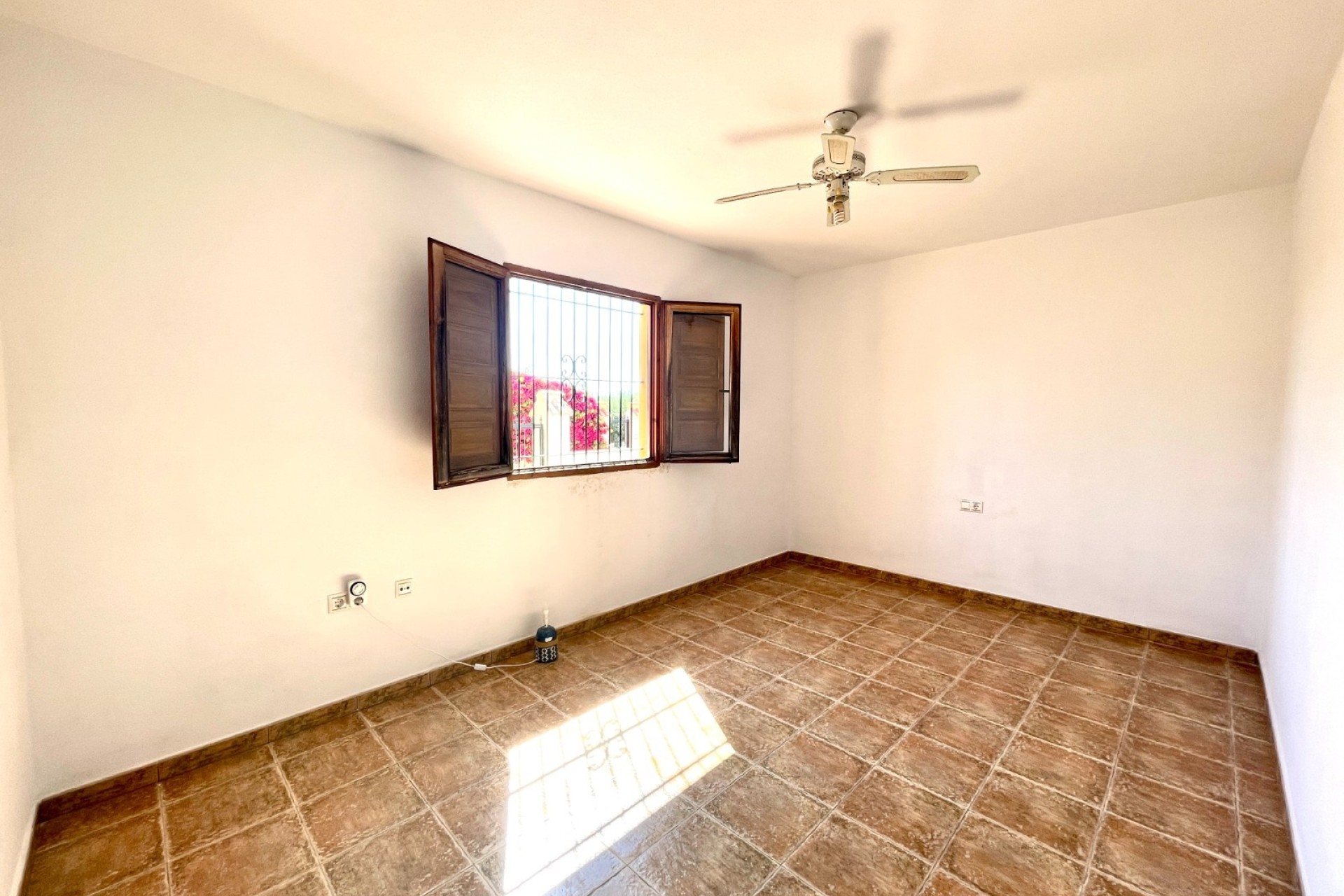 Resale - Freistehende Villa -
Catral
