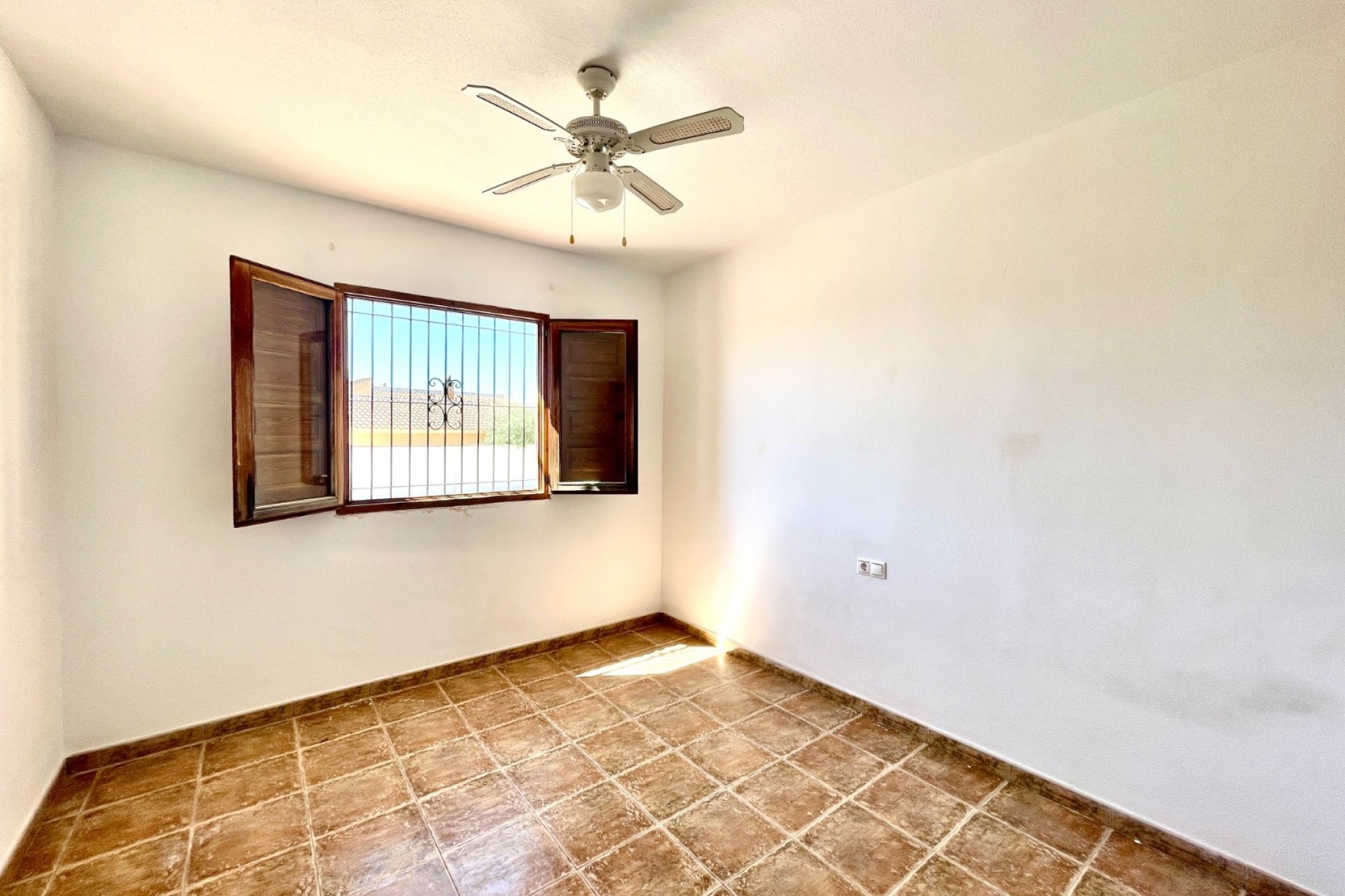 Resale - Freistehende Villa -
Catral