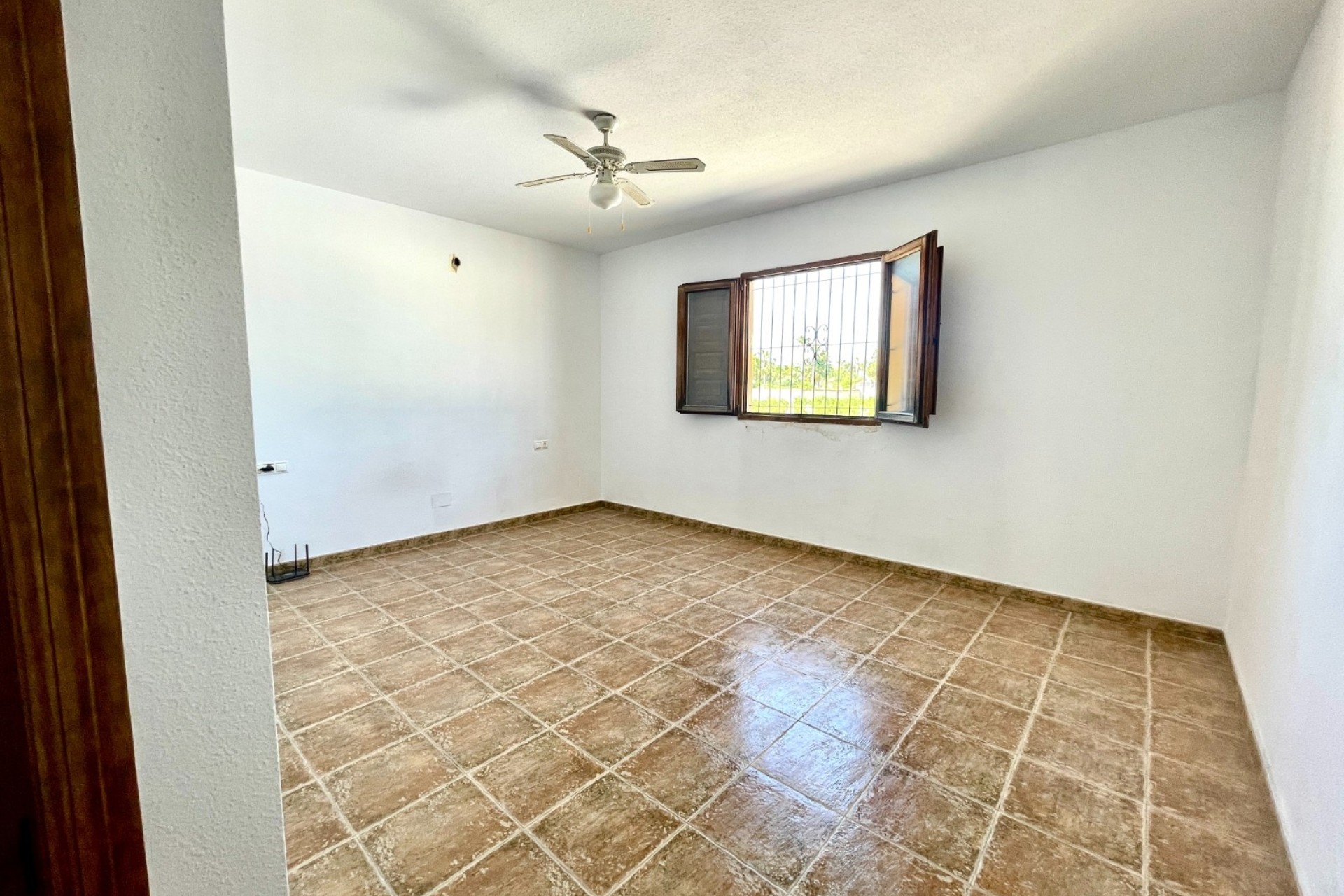 Resale - Freistehende Villa -
Catral