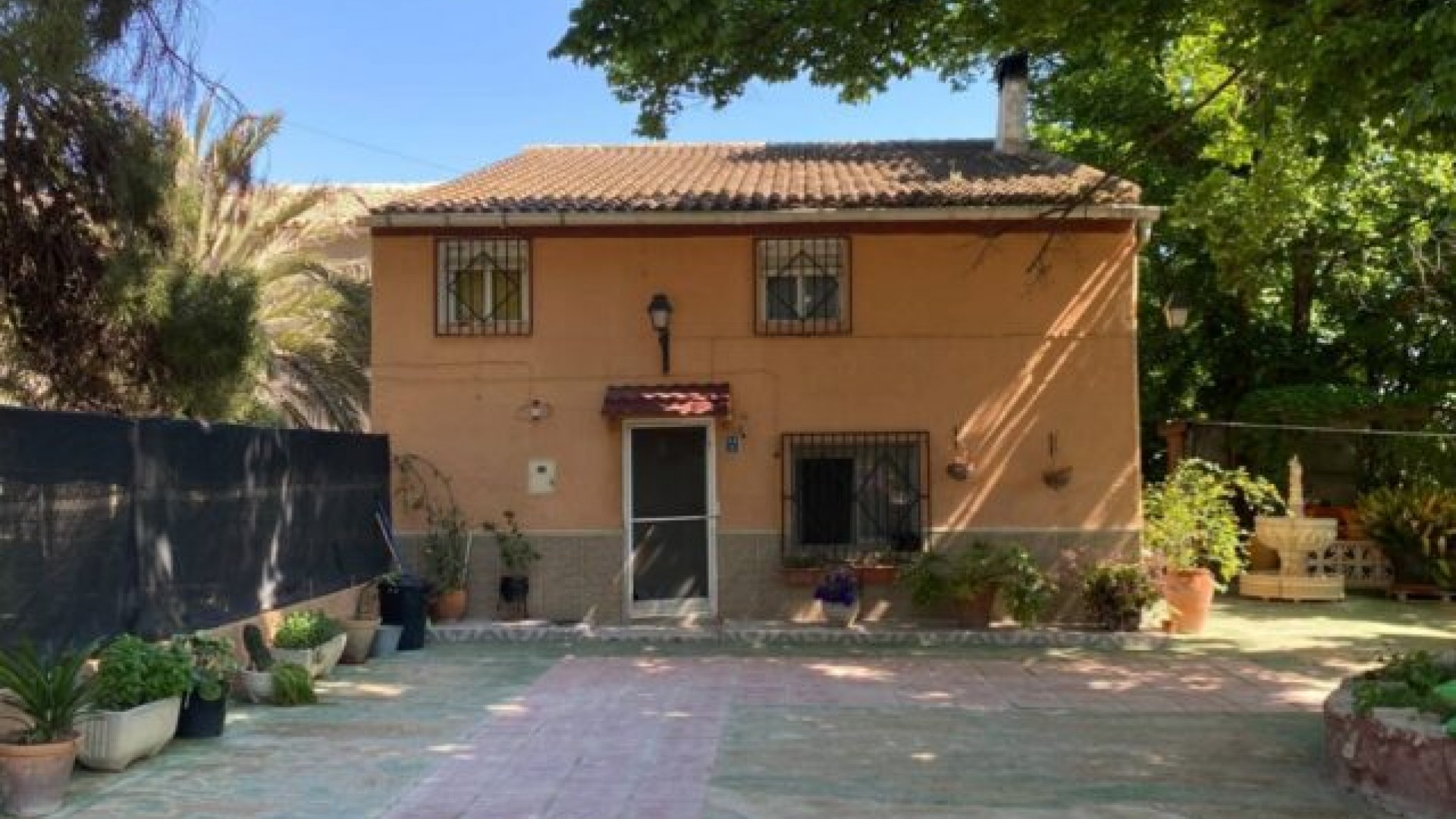 Resale - Freistehende Villa -
Chinorlet