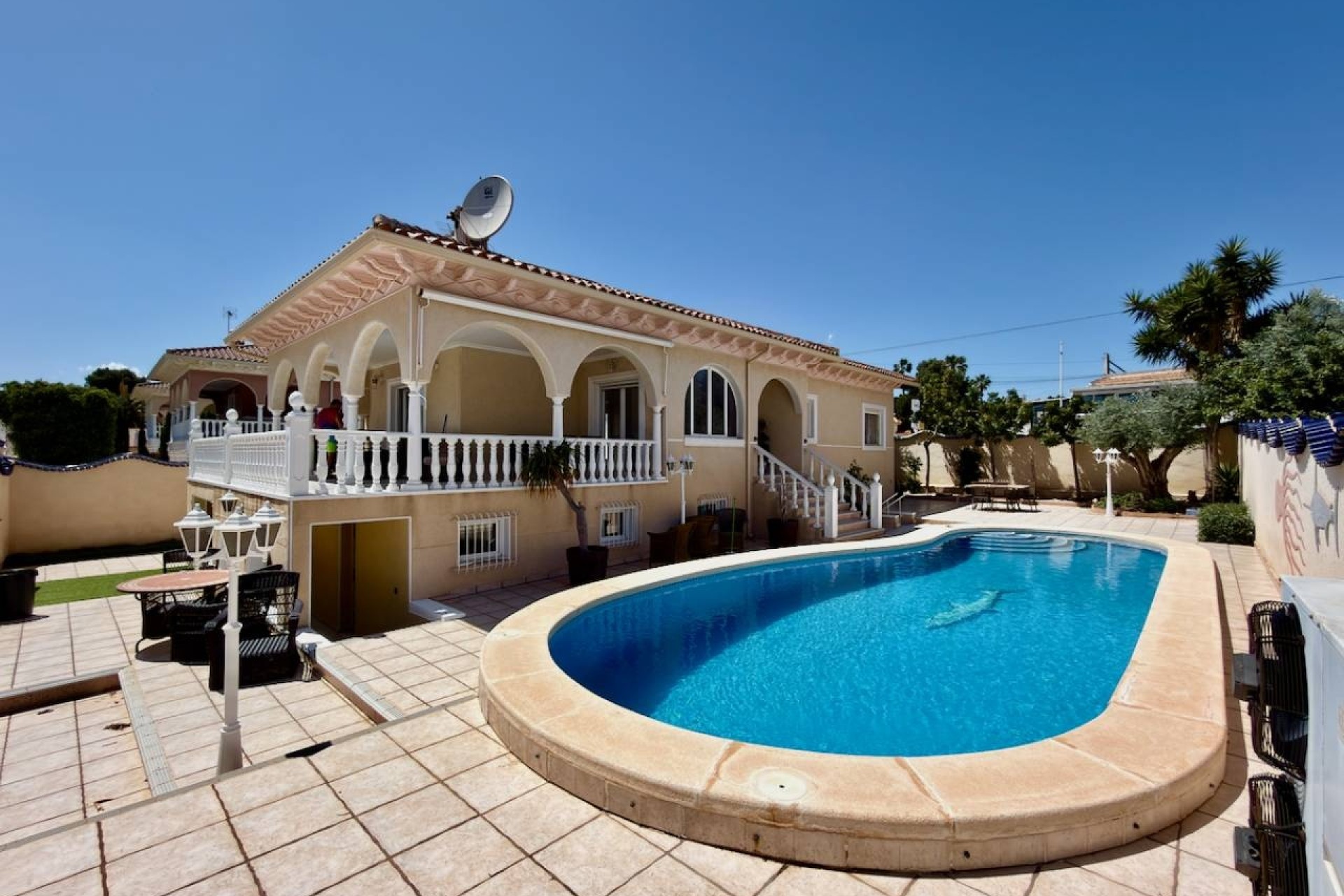 Resale - Freistehende Villa -
Ciudad Quesada - Rojales - Urbanizaciones