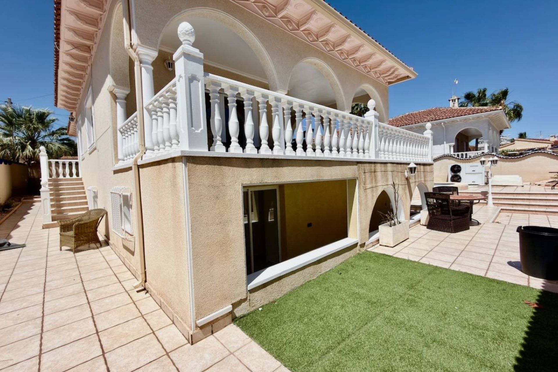 Resale - Freistehende Villa -
Ciudad Quesada - Rojales - Urbanizaciones