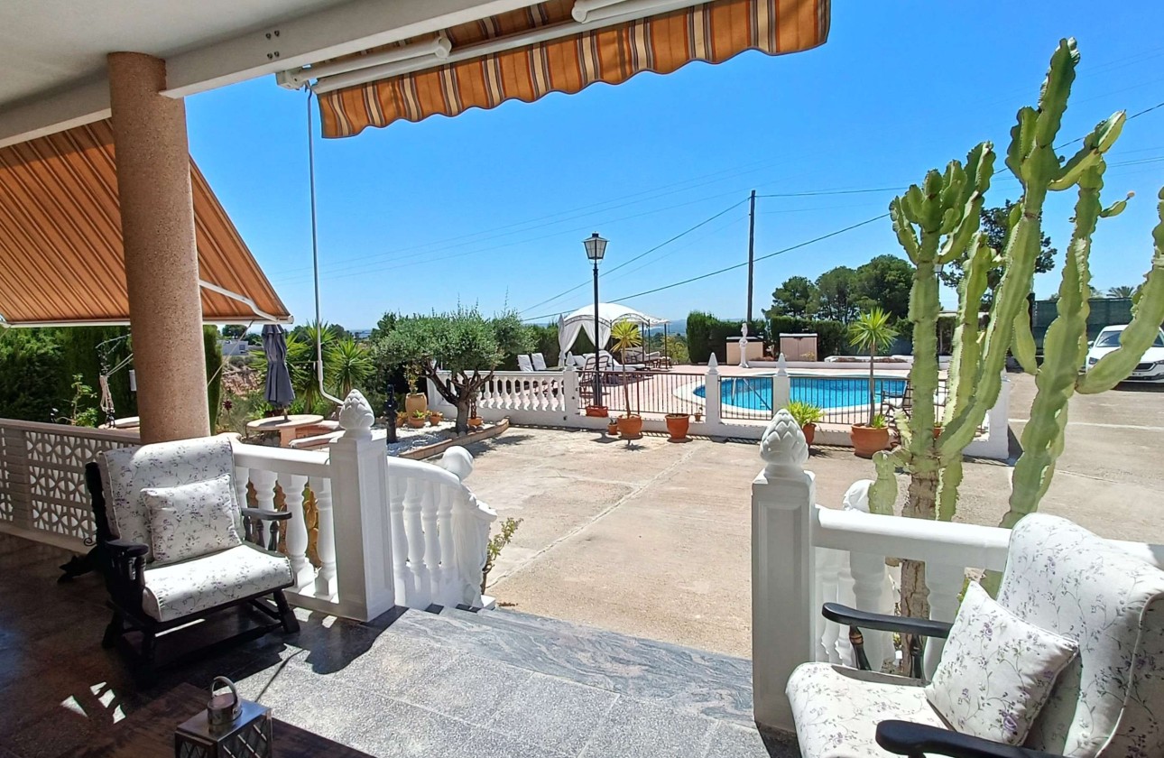 Resale - Freistehende Villa -
Crevillente