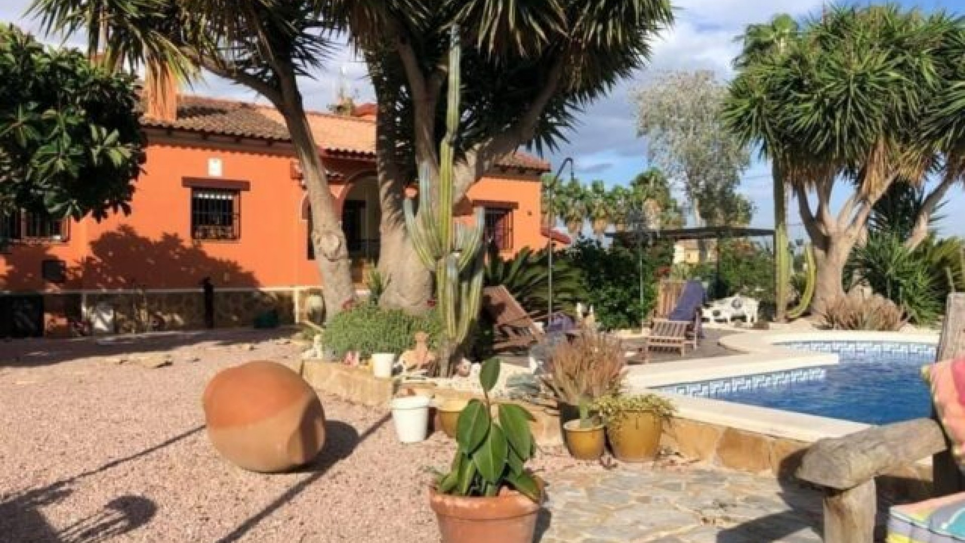 Resale - Freistehende Villa -
Daya Vieja