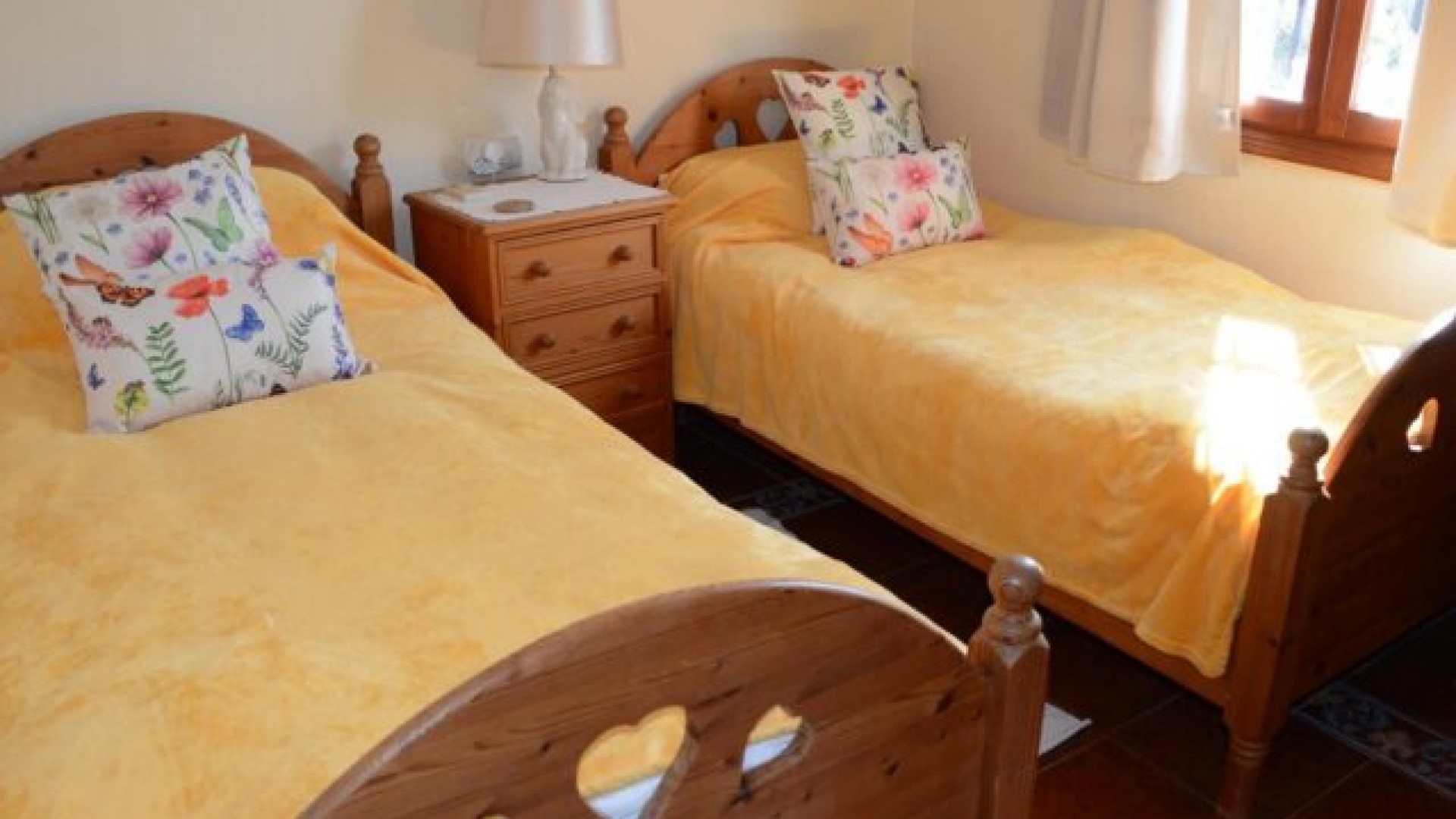 Resale - Freistehende Villa -
Daya Vieja