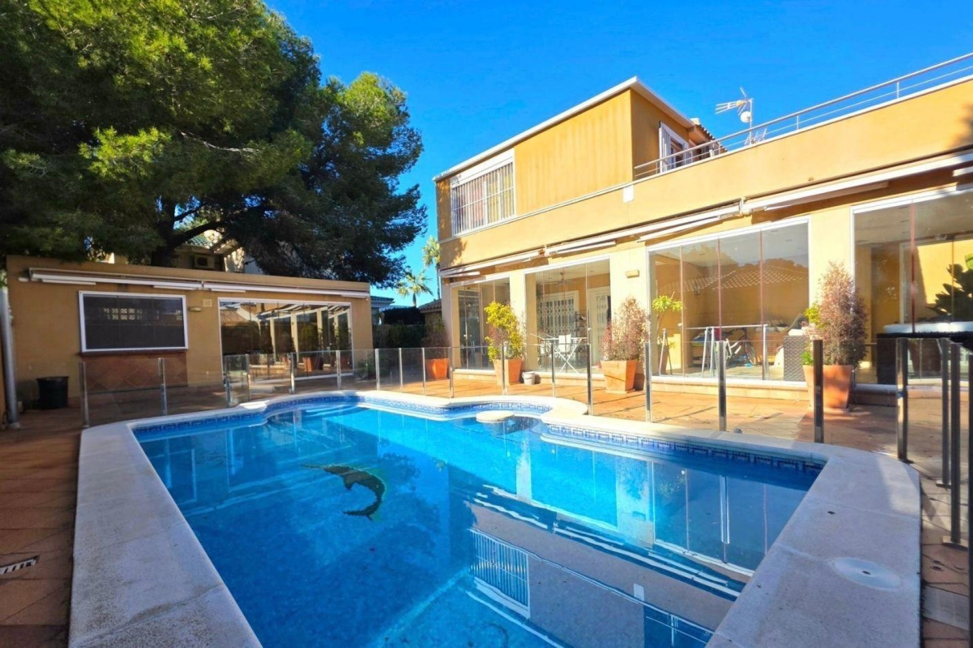 Resale - Freistehende Villa -
Dehesa de Campoamor - Campoamor