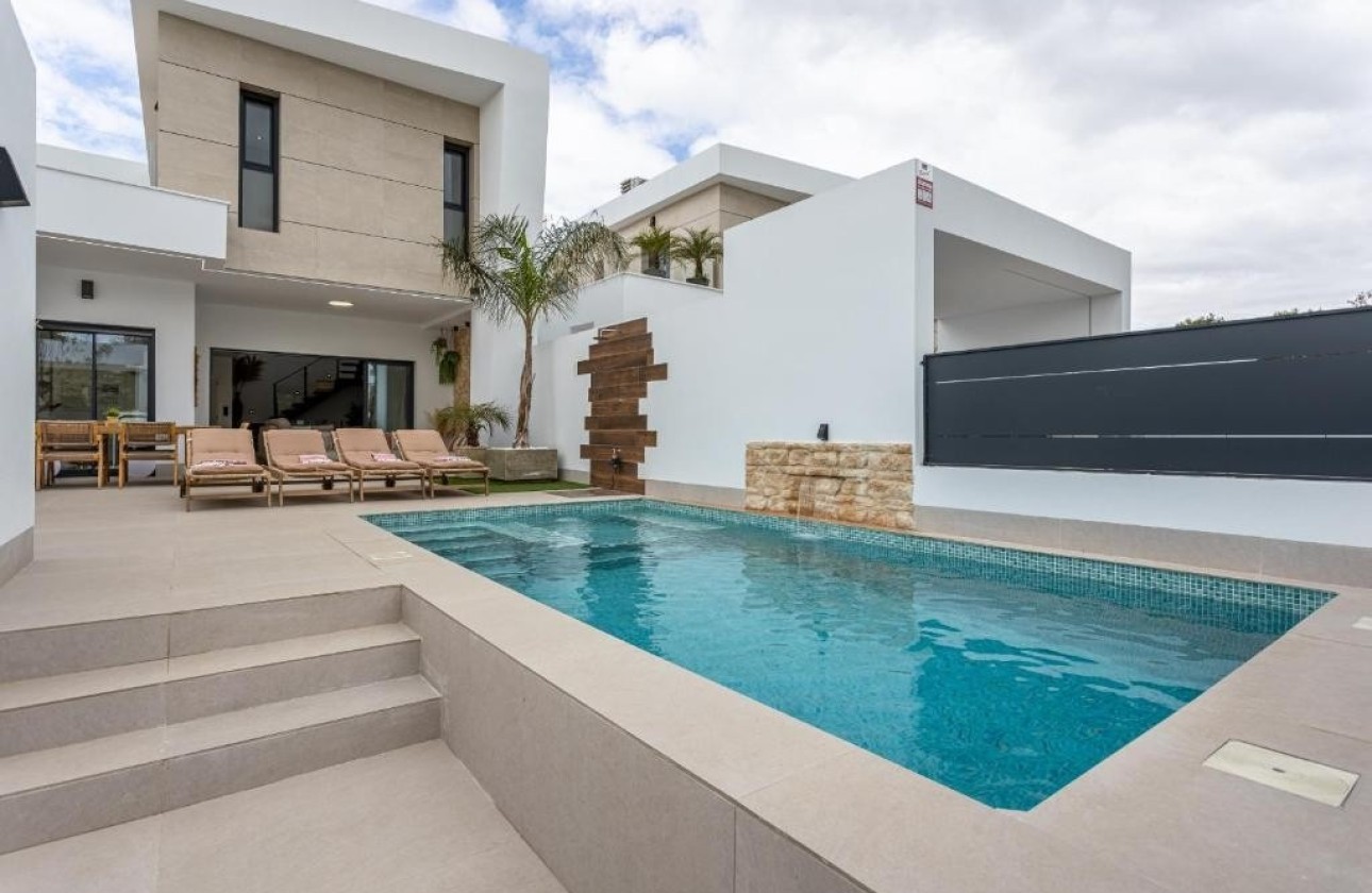 Resale - Freistehende Villa -
Dolores
