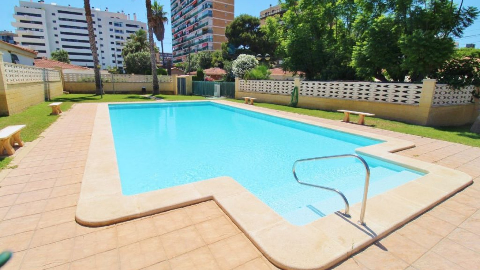 Resale - Freistehende Villa -
El Campello