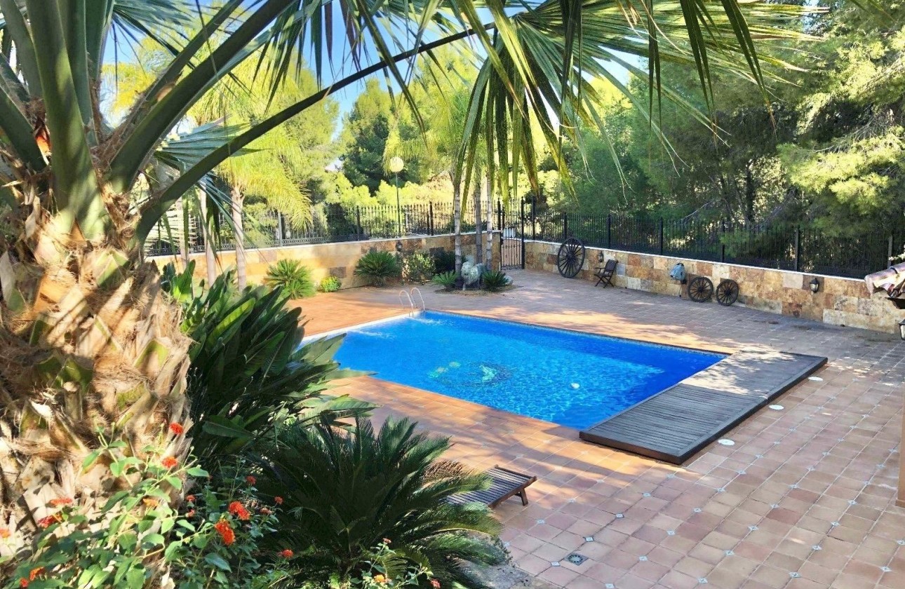 Resale - Freistehende Villa -
El Palmar