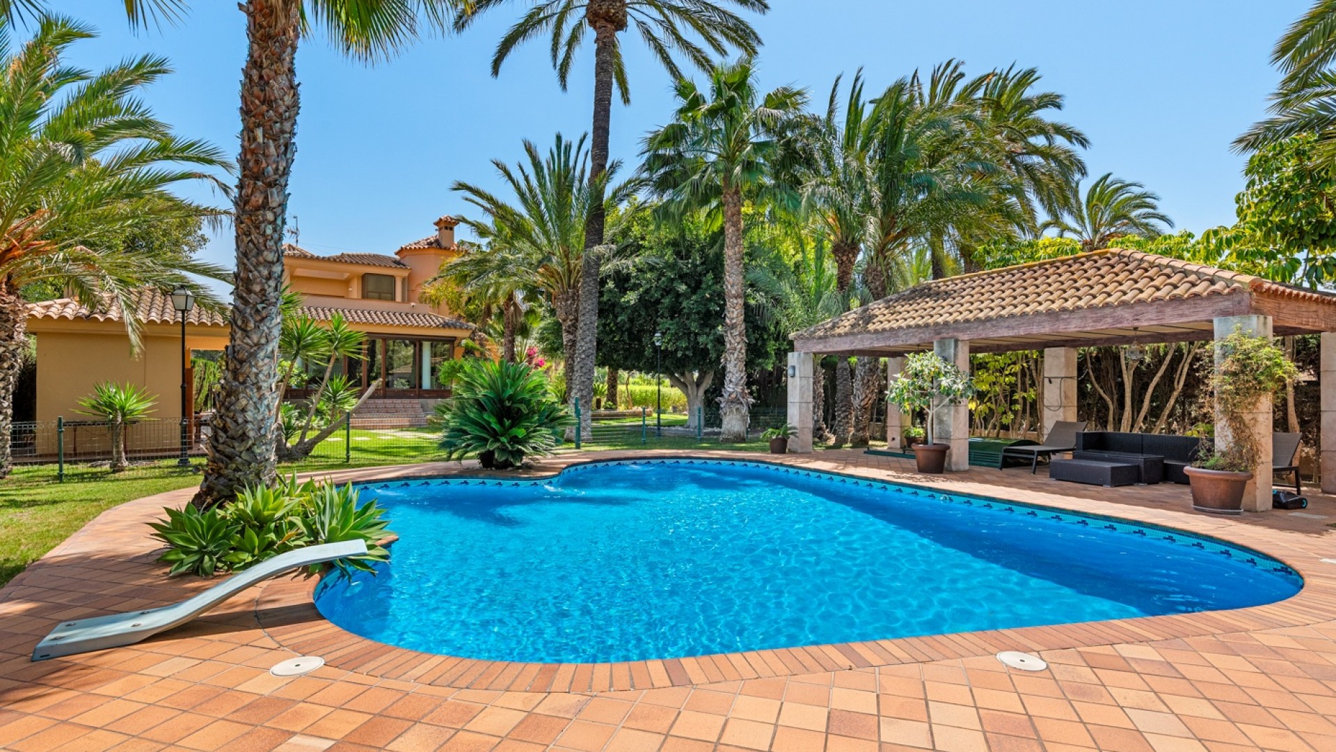 Resale - Freistehende Villa -
Elche - Elche/Elx
