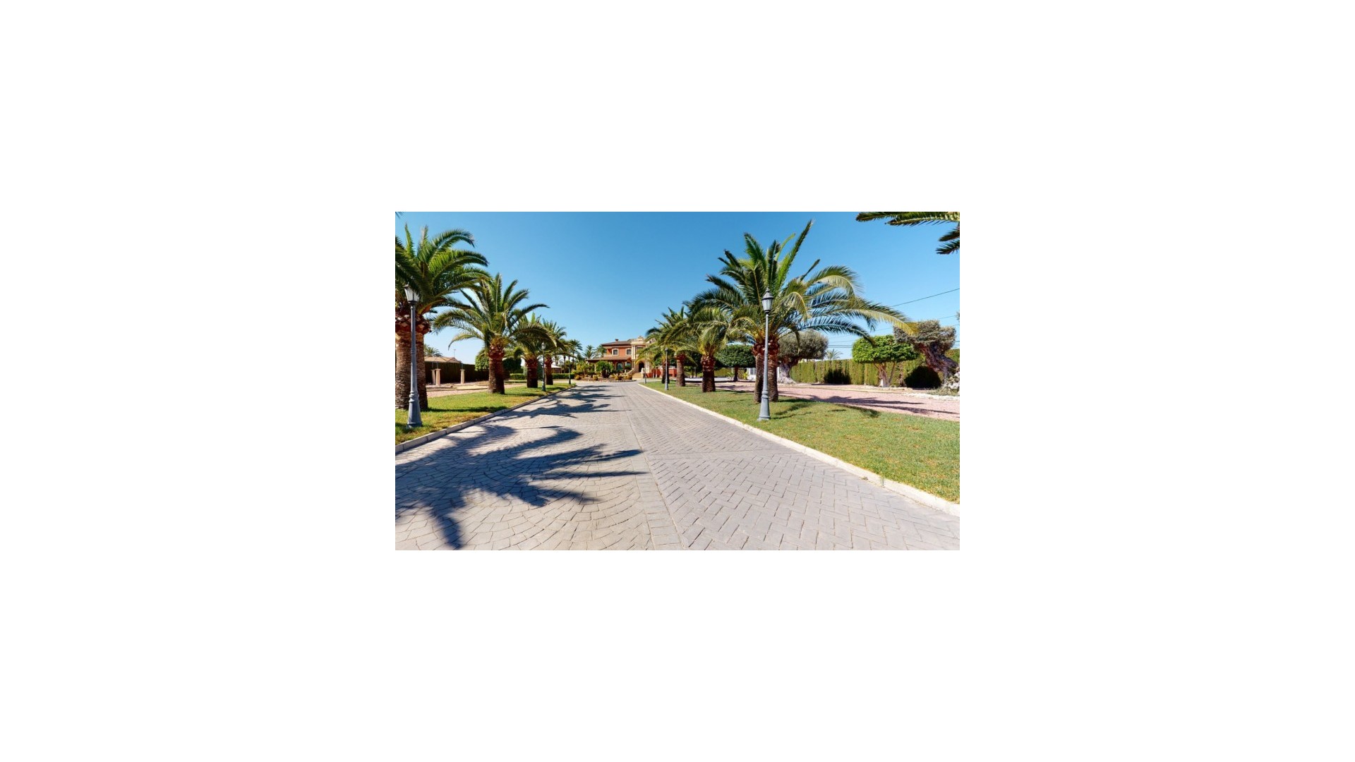 Resale - Freistehende Villa -
Elche