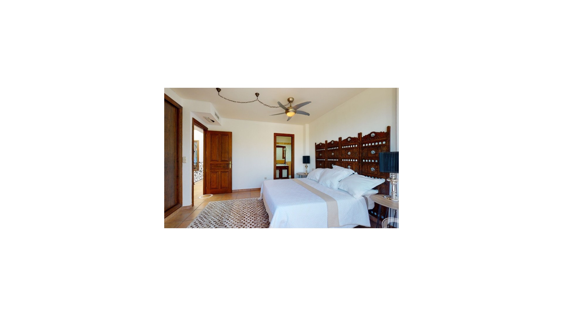 Resale - Freistehende Villa -
Elche