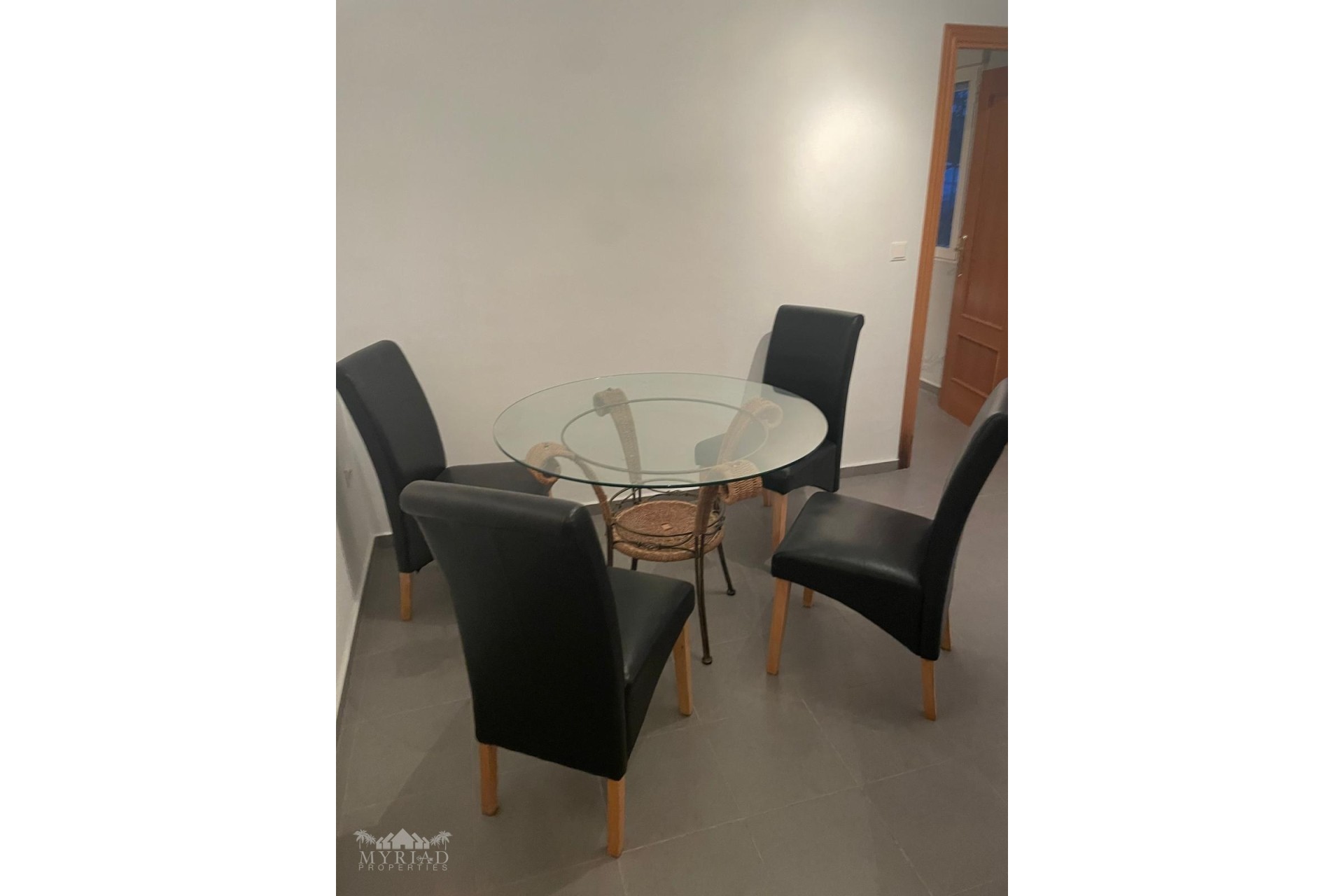 Resale - Freistehende Villa -
Encebras - Encebras Alicante