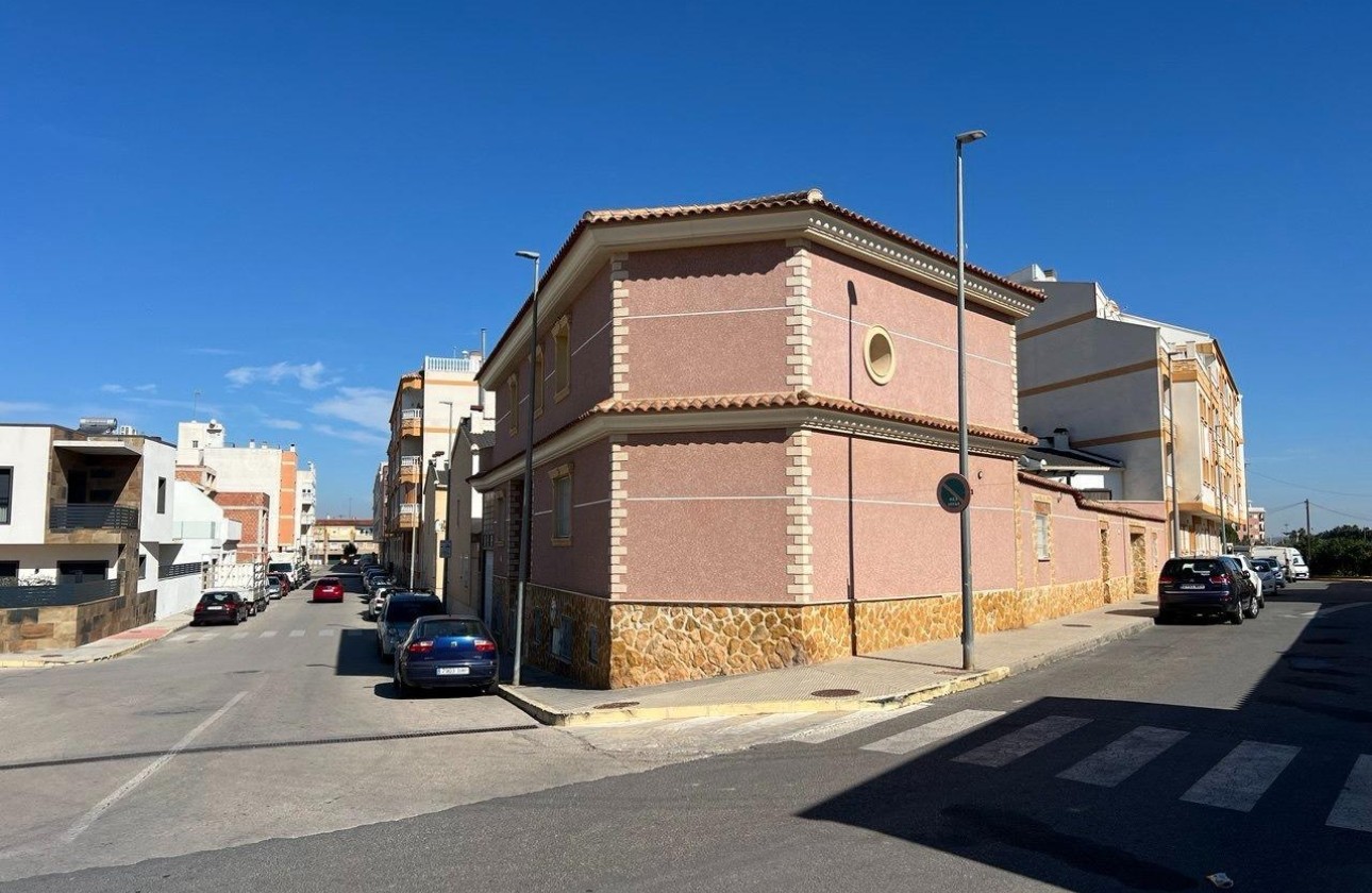 Resale - Freistehende Villa -
Formentera del Segura - C- Cooperativa