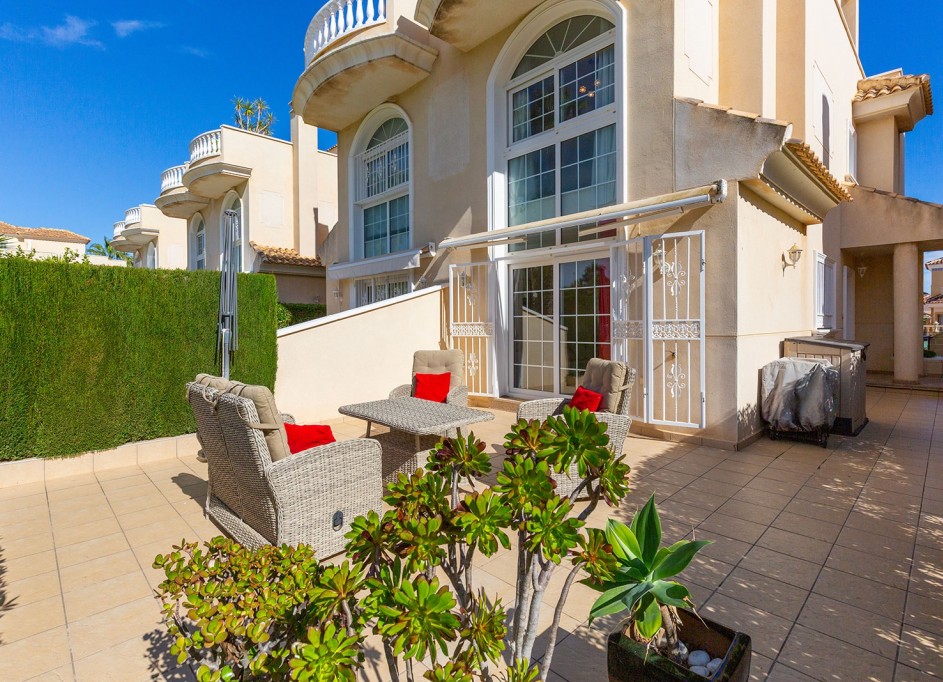 Resale - Freistehende Villa -
Guardamar del Segura - El Raso