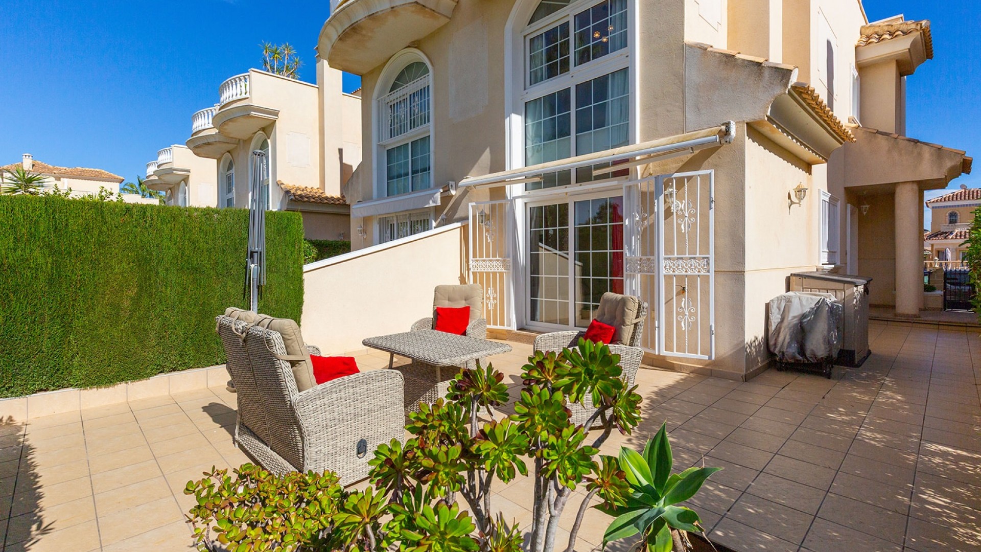 Resale - Freistehende Villa -
Guardamar del Segura - El Raso