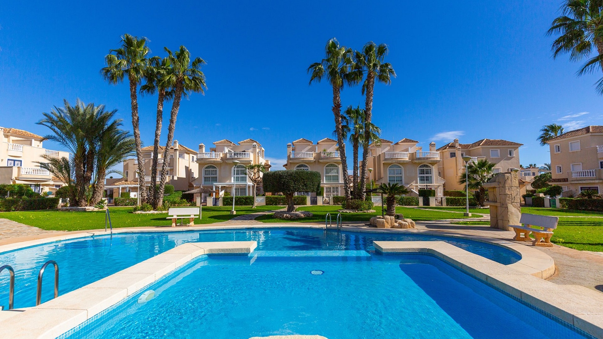 Resale - Freistehende Villa -
Guardamar del Segura - El Raso