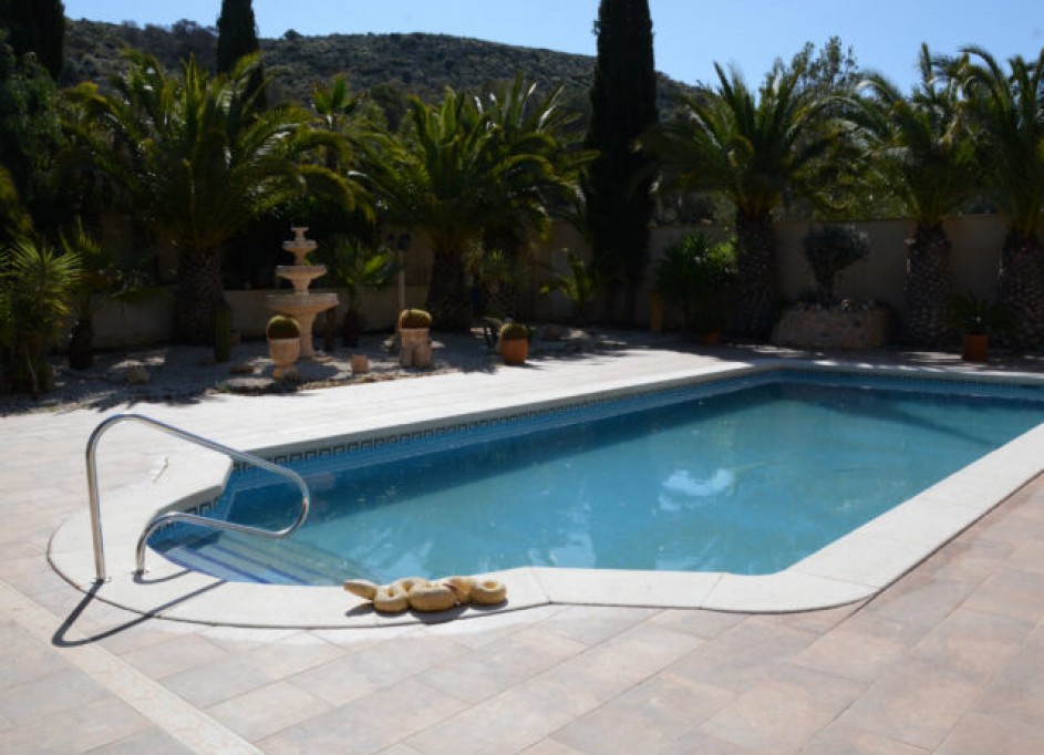 Resale - Freistehende Villa -
Hondón de las Nieves