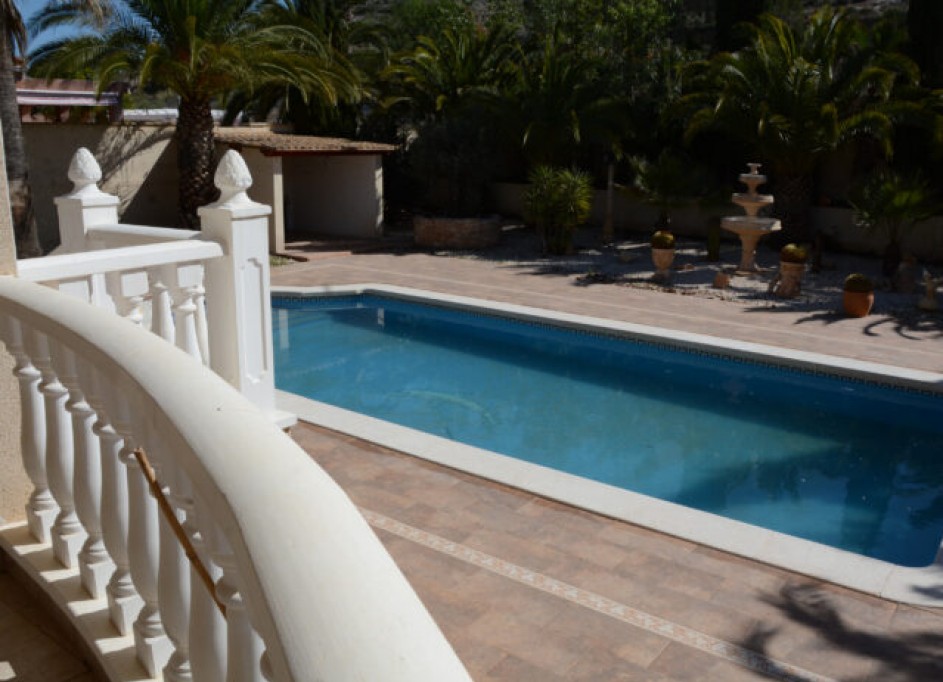 Resale - Freistehende Villa -
Hondón de las Nieves