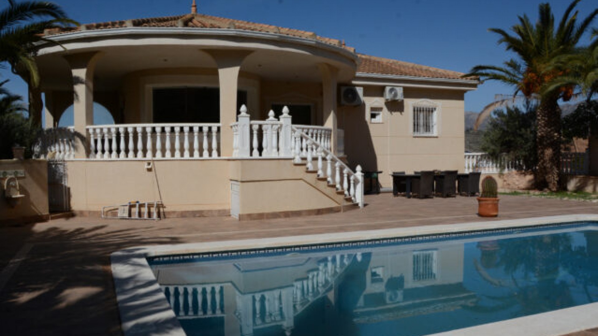 Resale - Freistehende Villa -
Hondón de las Nieves