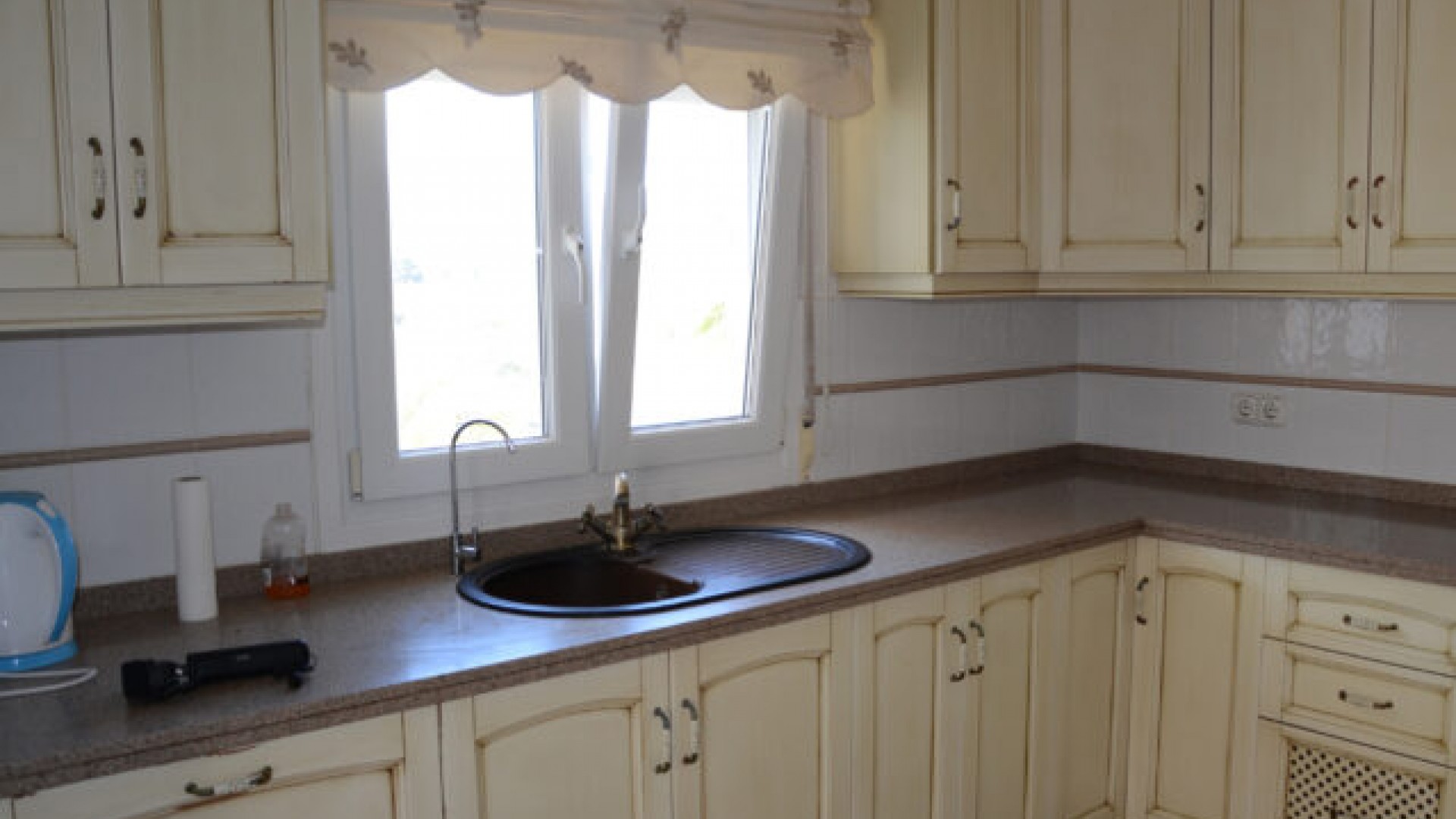 Resale - Freistehende Villa -
Hondón de las Nieves