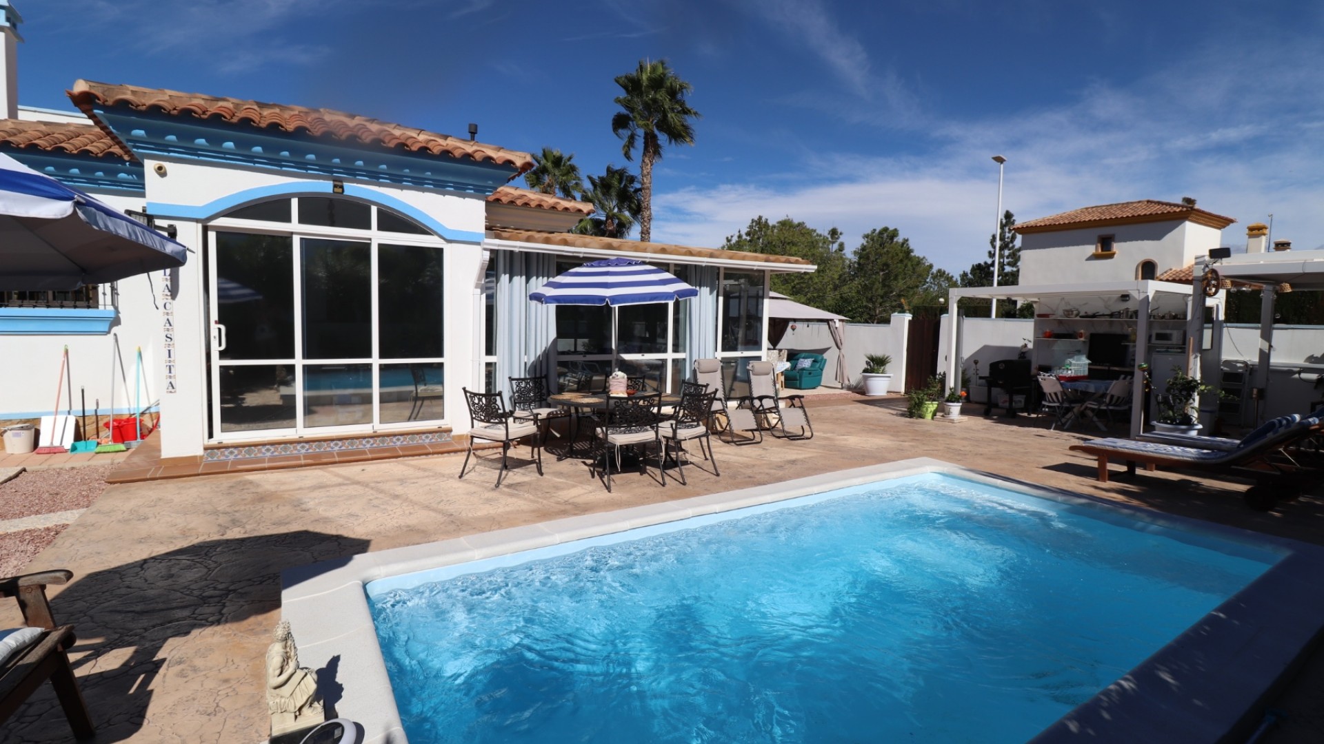 Resale - Freistehende Villa -
Hondón de las Nieves