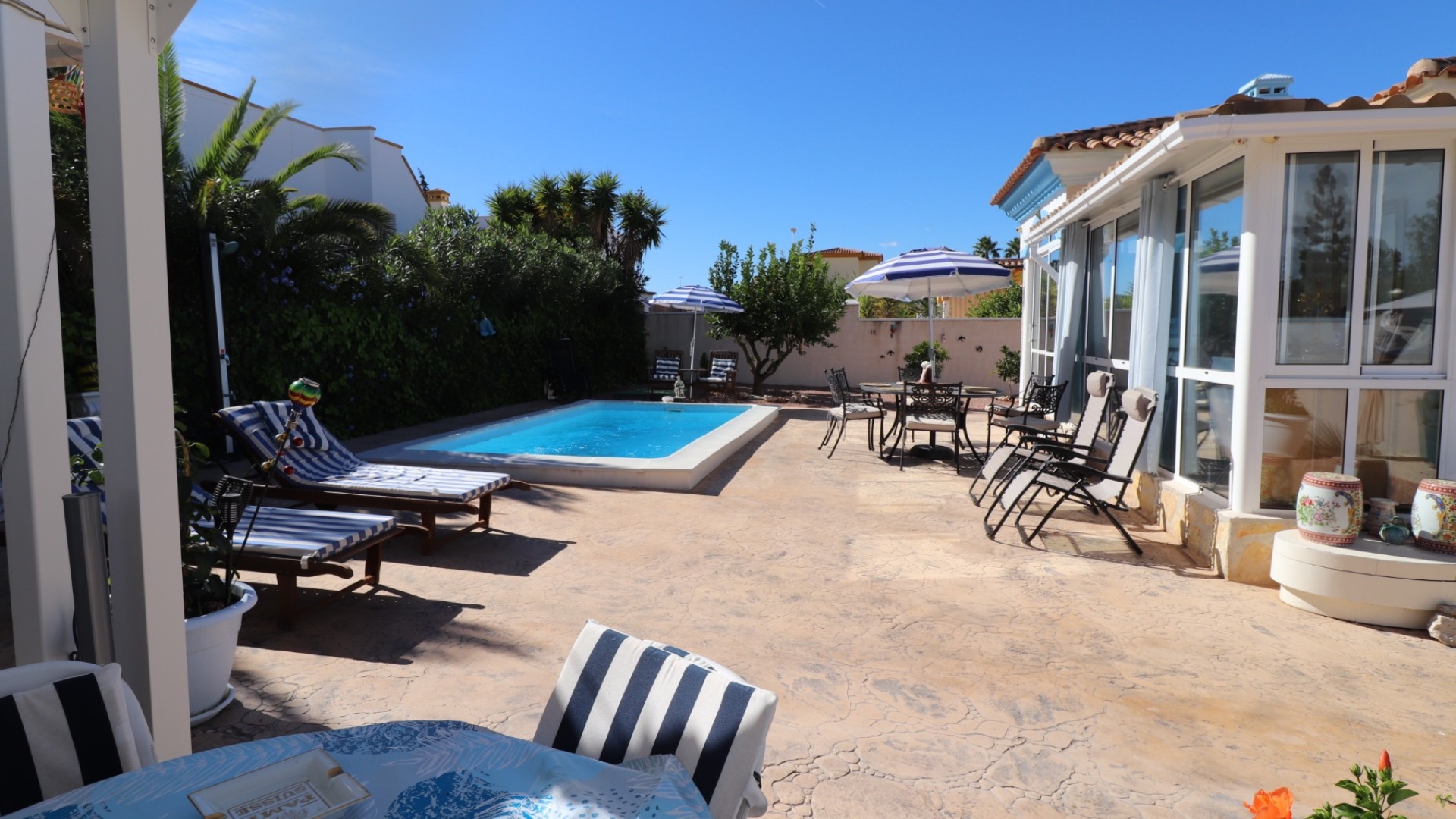 Resale - Freistehende Villa -
Hondón de las Nieves