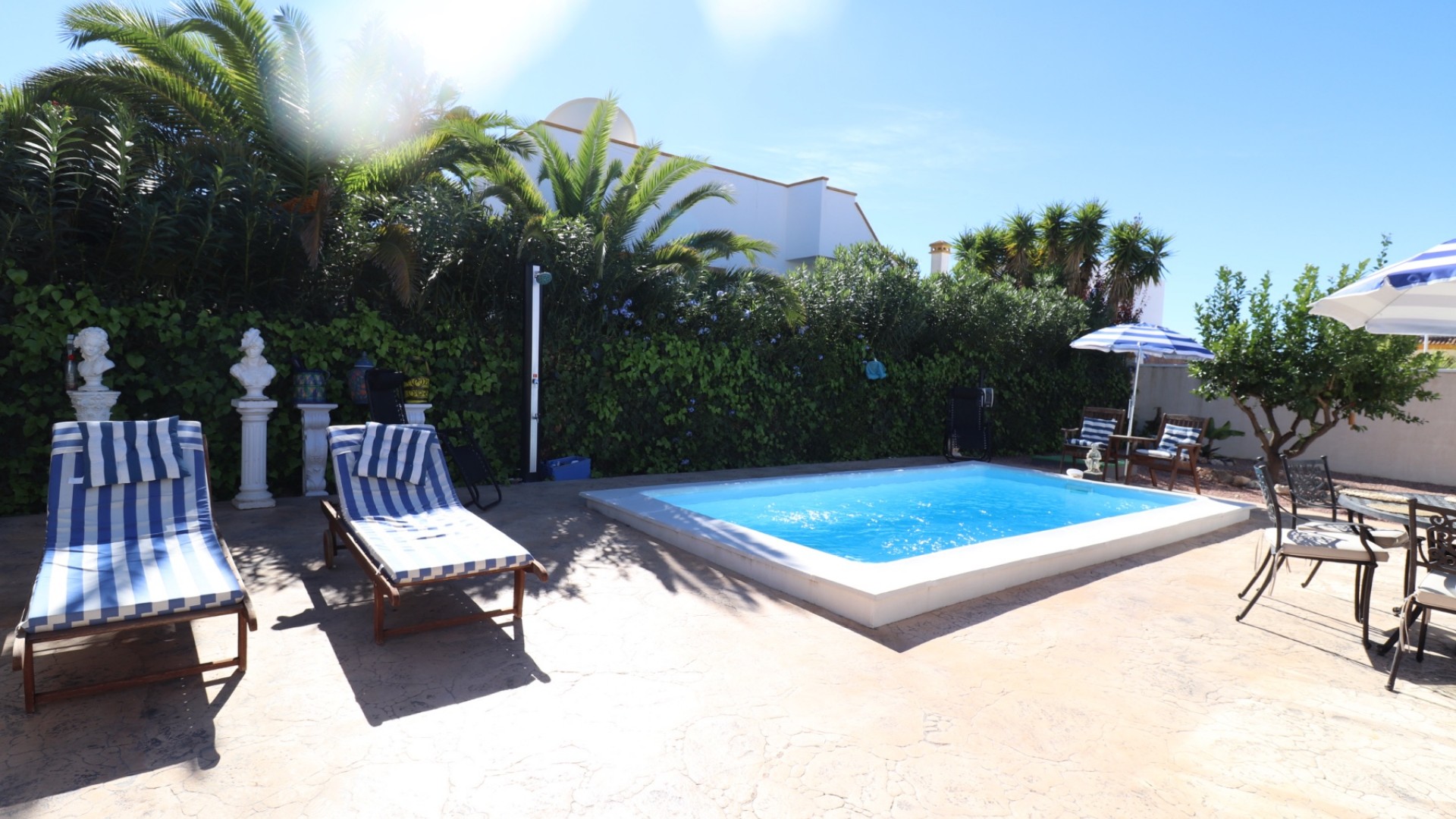 Resale - Freistehende Villa -
Hondón de las Nieves