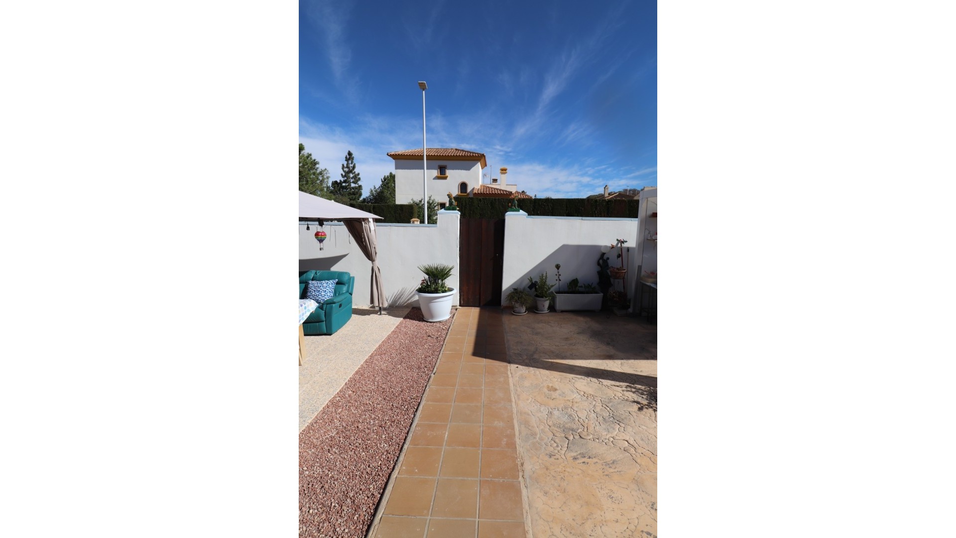 Resale - Freistehende Villa -
Hondón de las Nieves