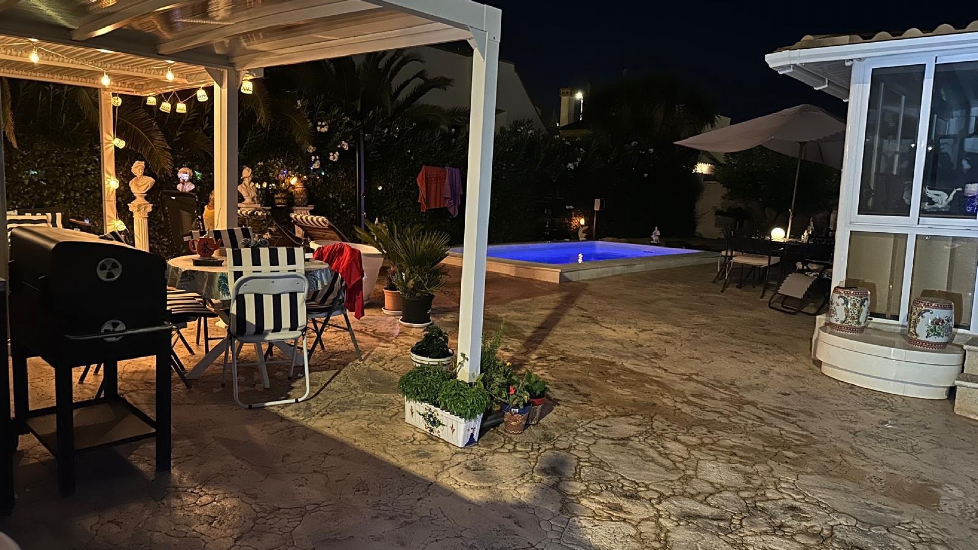 Resale - Freistehende Villa -
Hondón de las Nieves