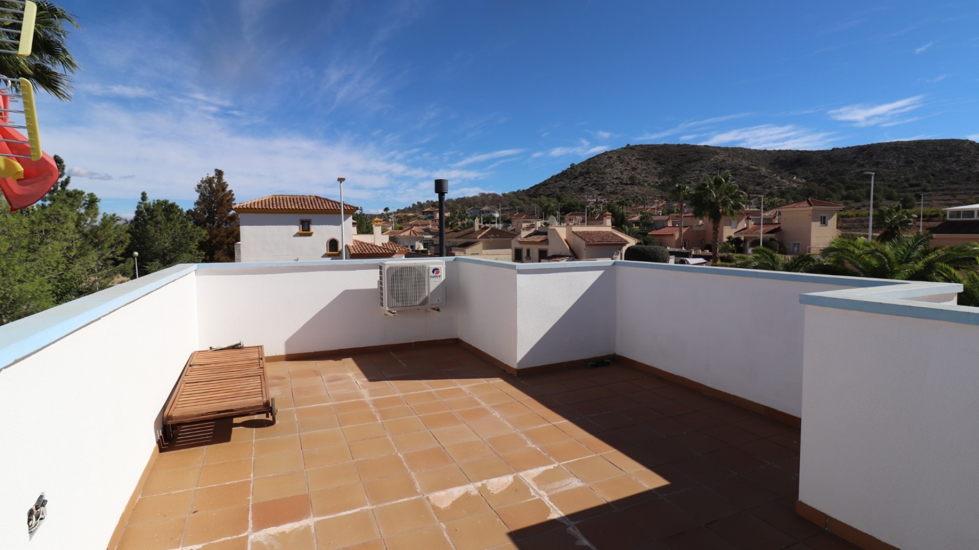 Resale - Freistehende Villa -
Hondón de las Nieves