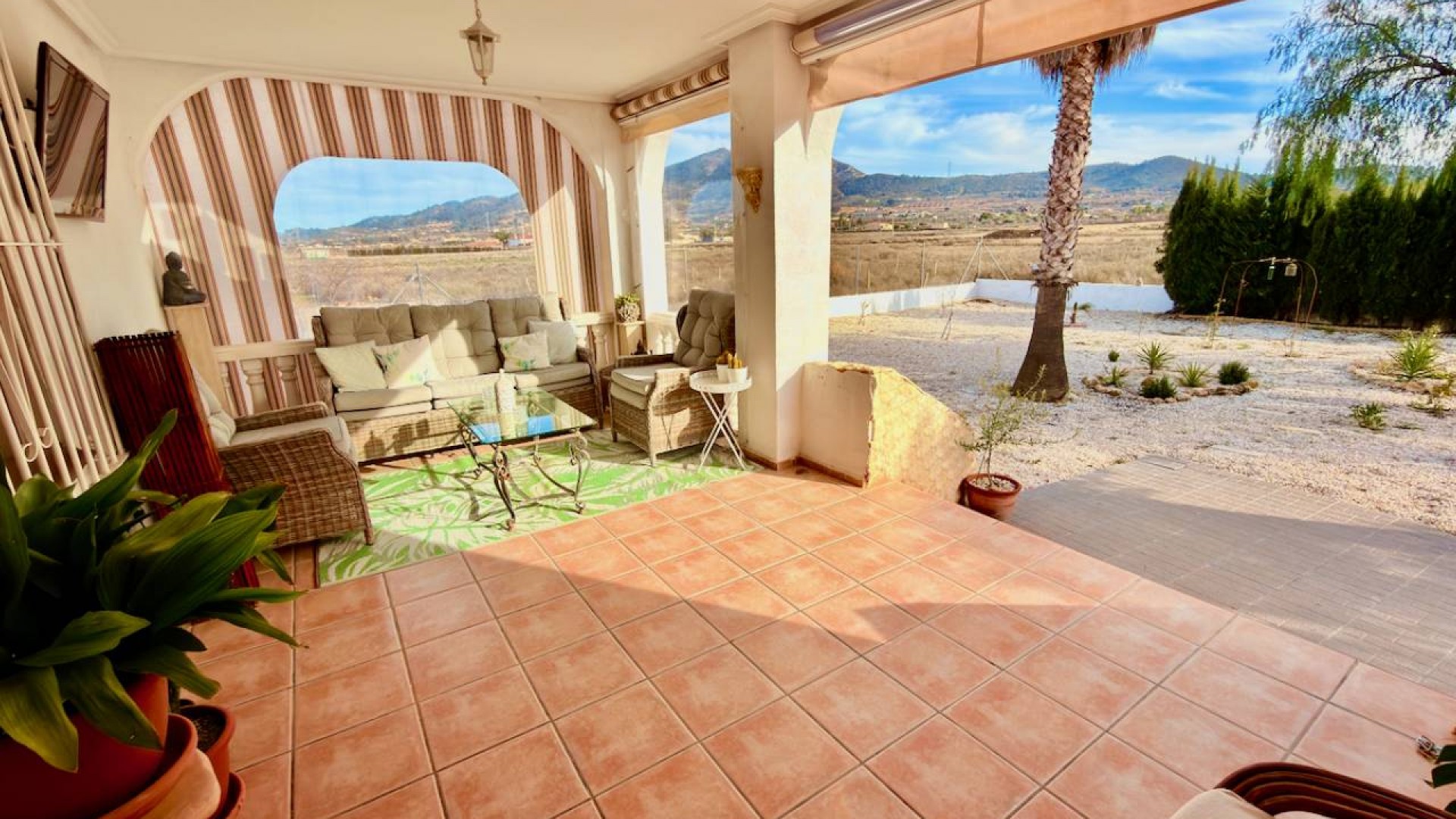 Resale - Freistehende Villa -
Hondón de las Nieves