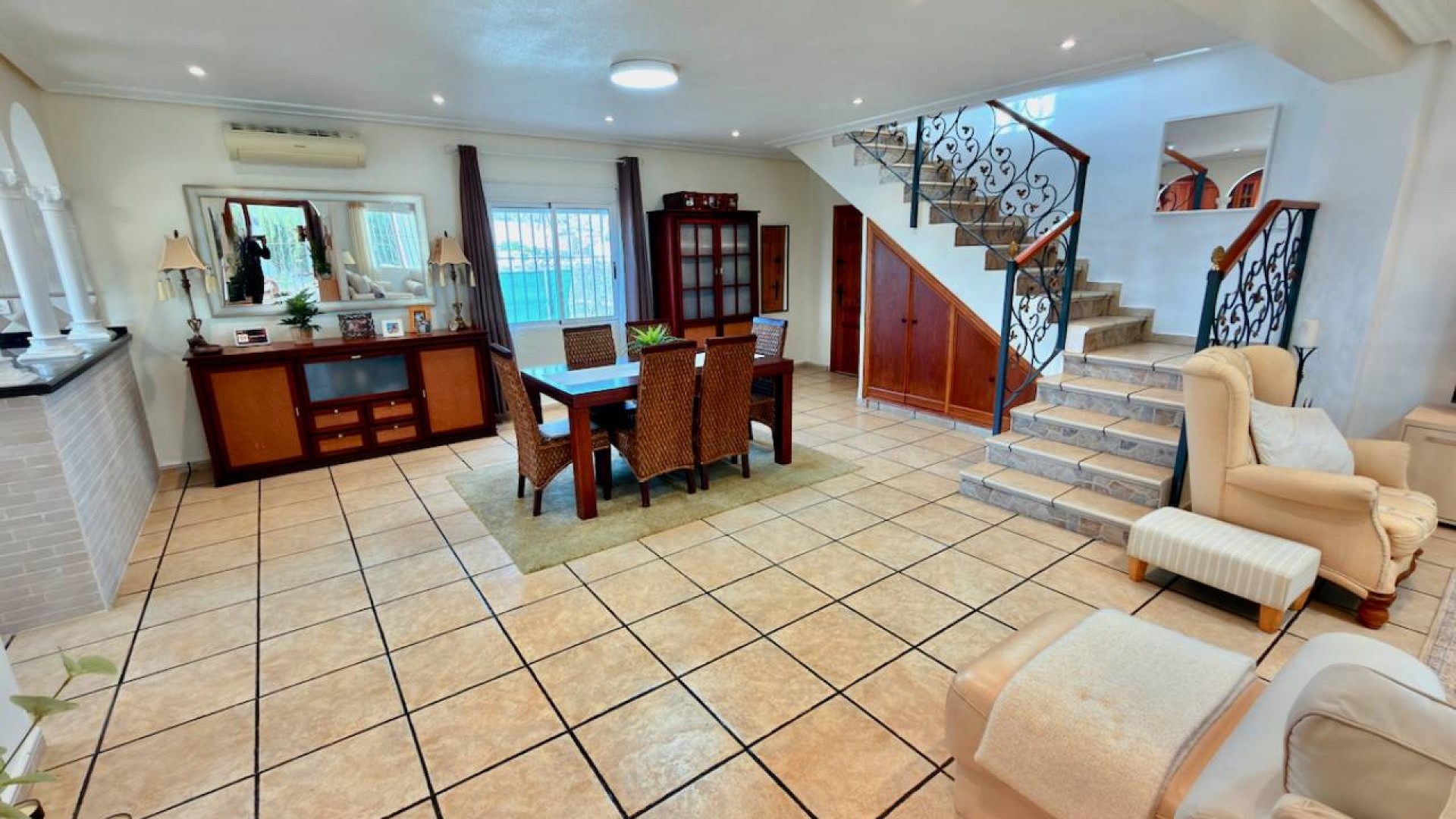 Resale - Freistehende Villa -
Hondón de las Nieves