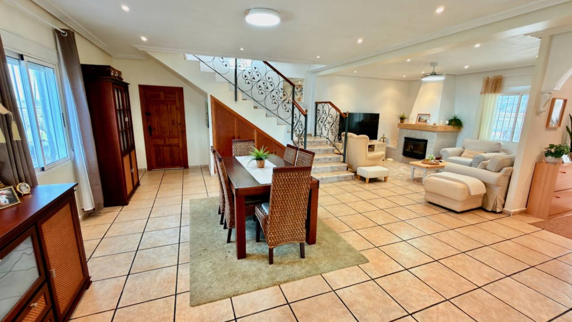 Resale - Freistehende Villa -
Hondón de las Nieves